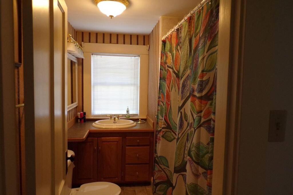 Four-Bedroom House - Photo 11