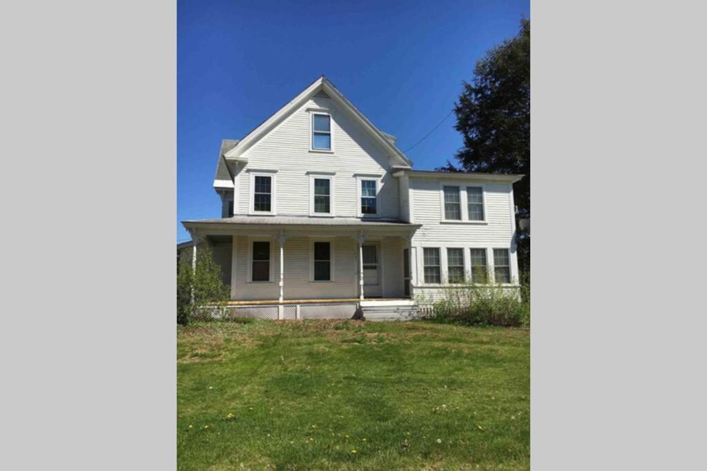 Four-Bedroom House - Photo 15