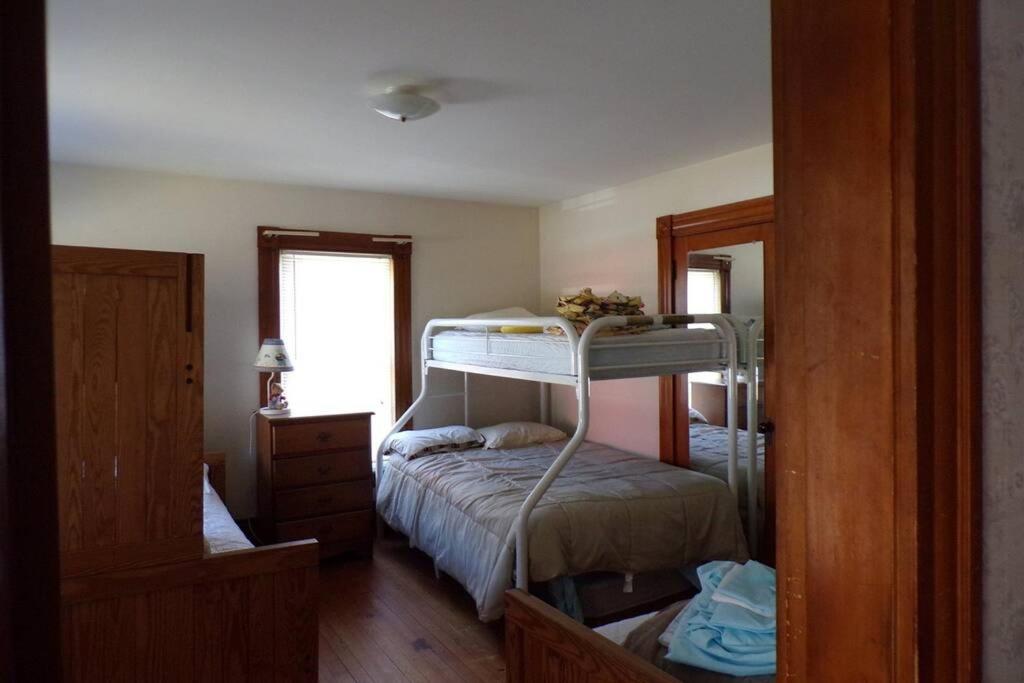 Four-Bedroom House - Photo 17