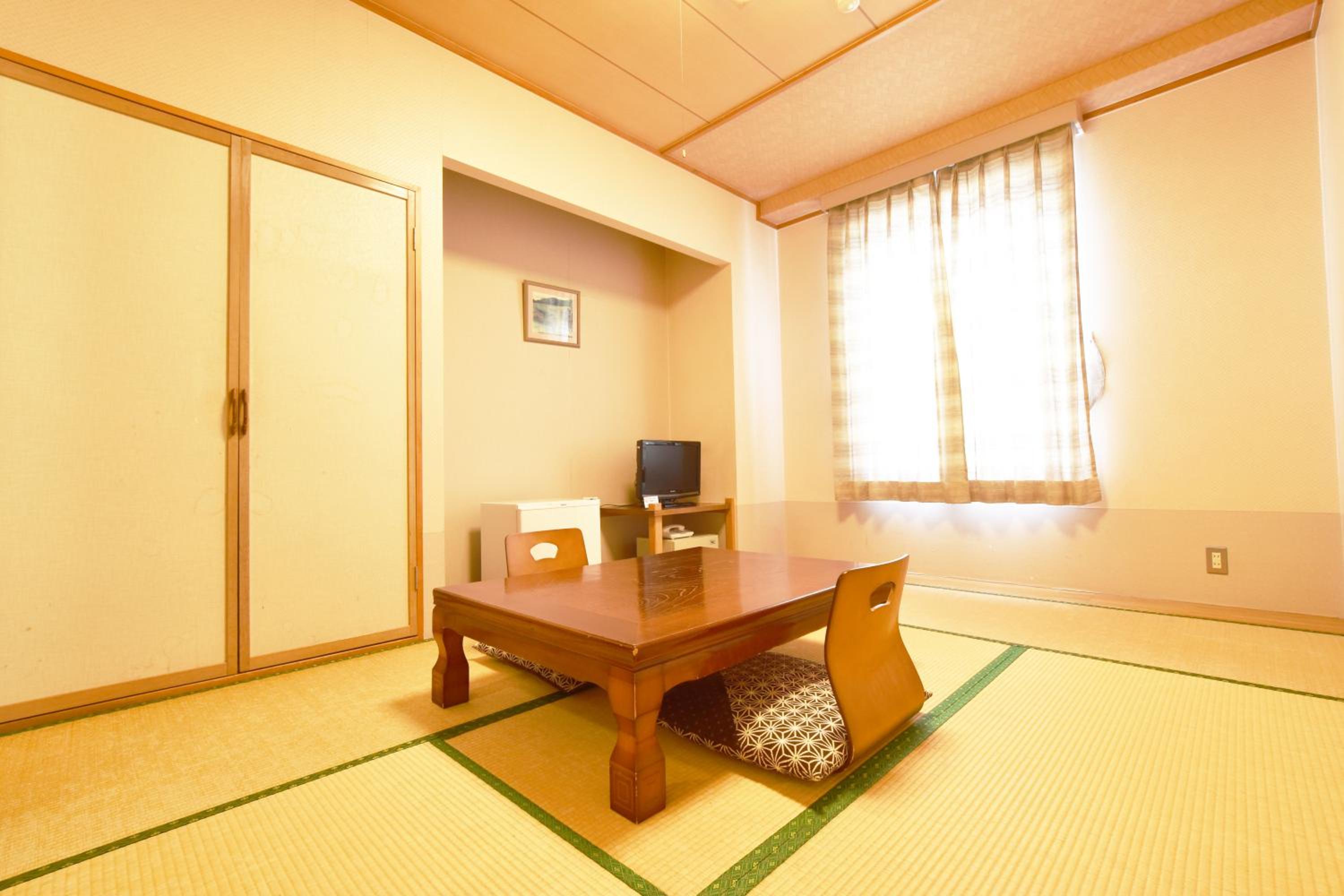 Japanese-Style Room with Shared Bathroom photo 1