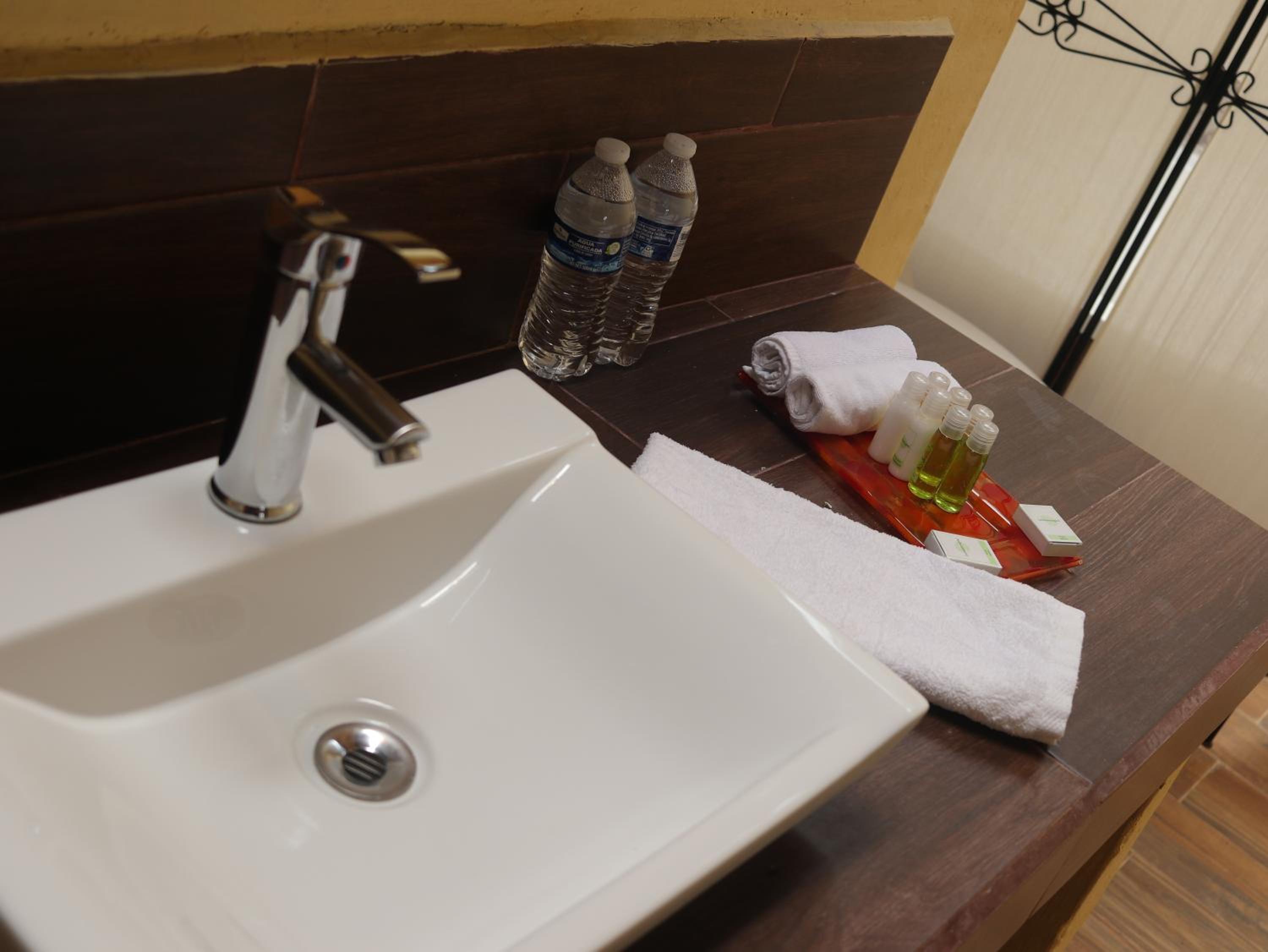 Deluxe Cottage - Photo 11