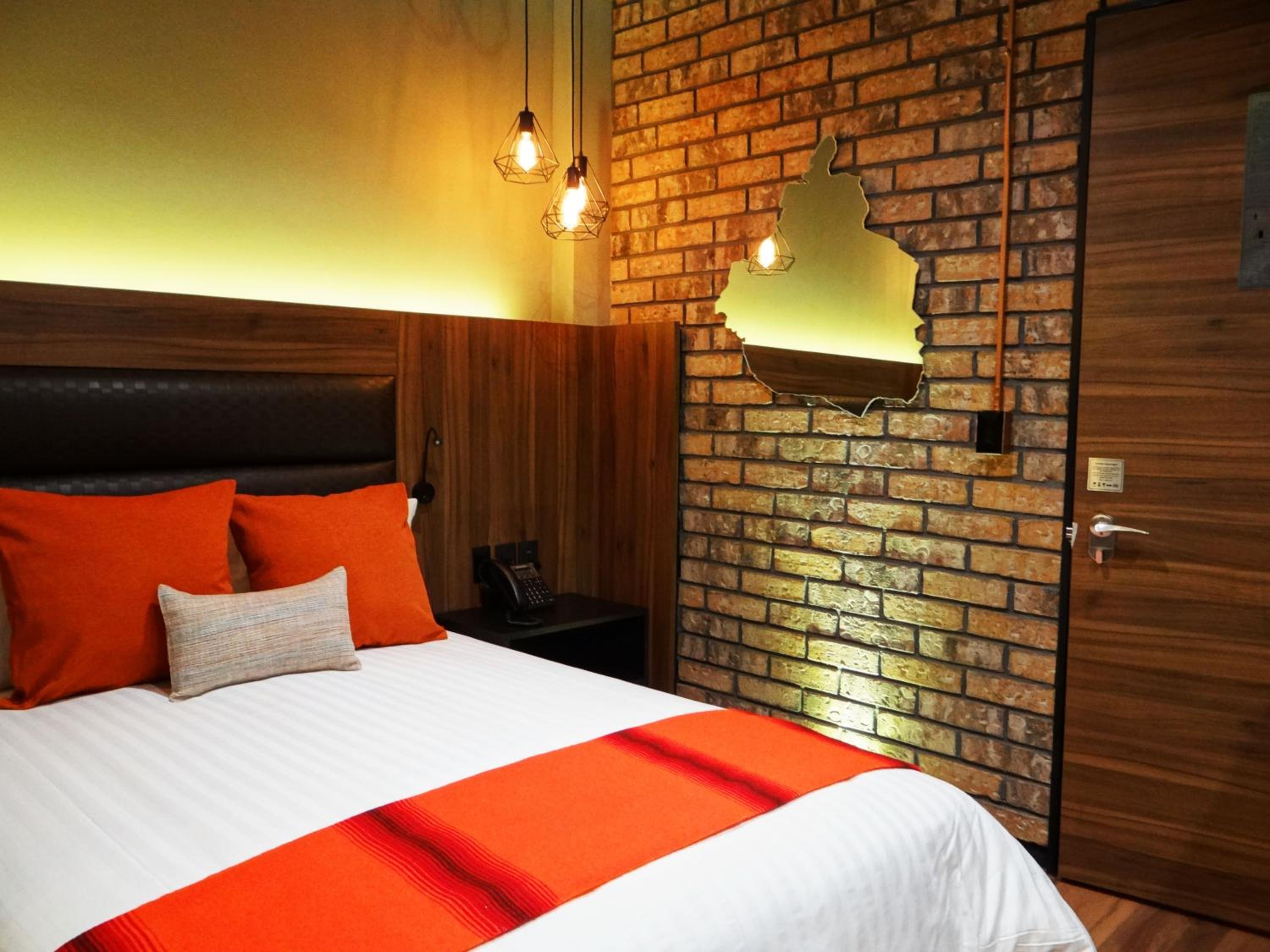 Suite - Photo 2