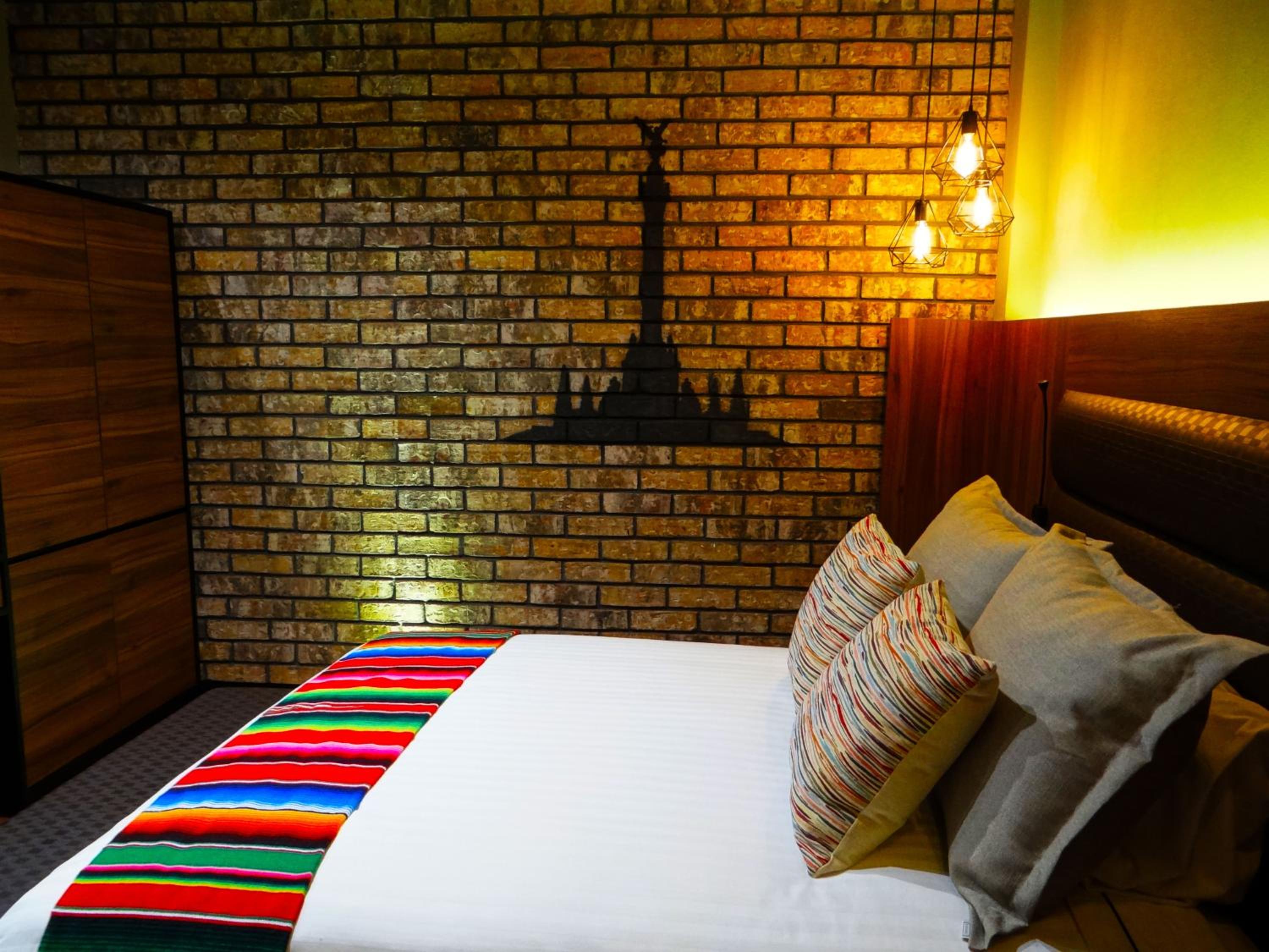 Queen Room - Photo 5