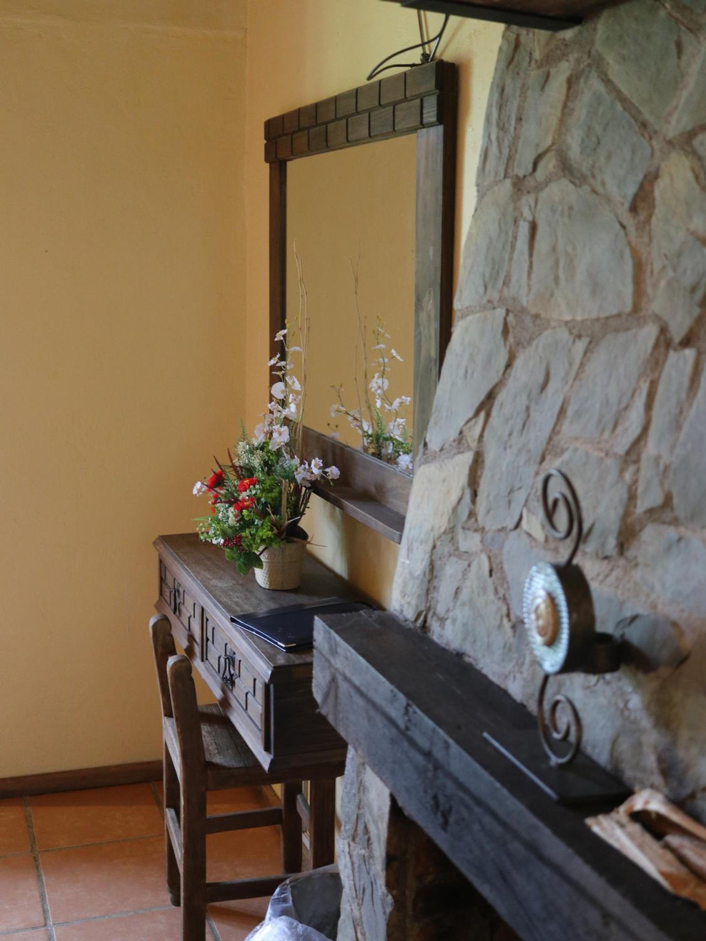 Cottage with Garden View - Photo 4