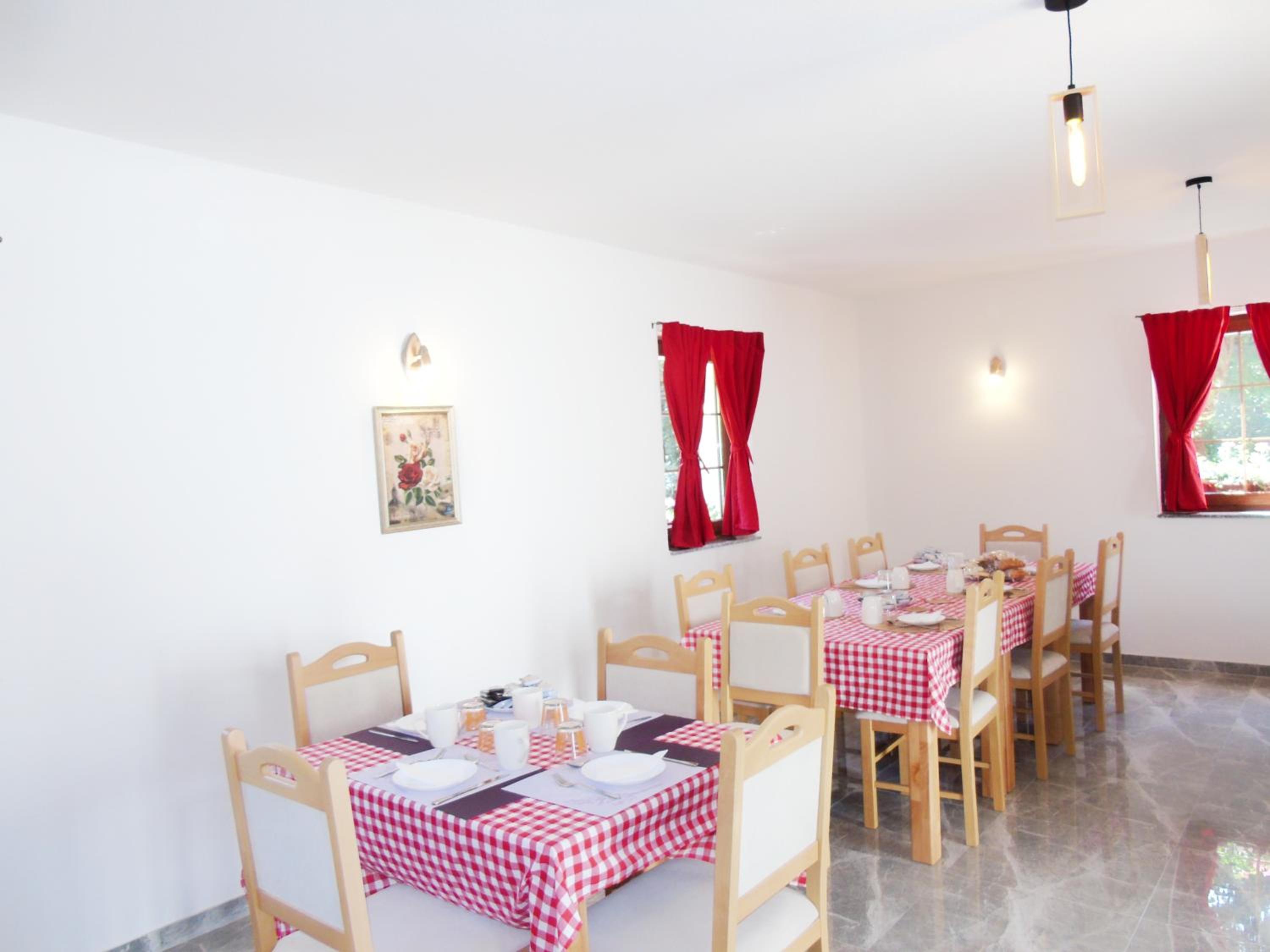Double Room - Photo 6