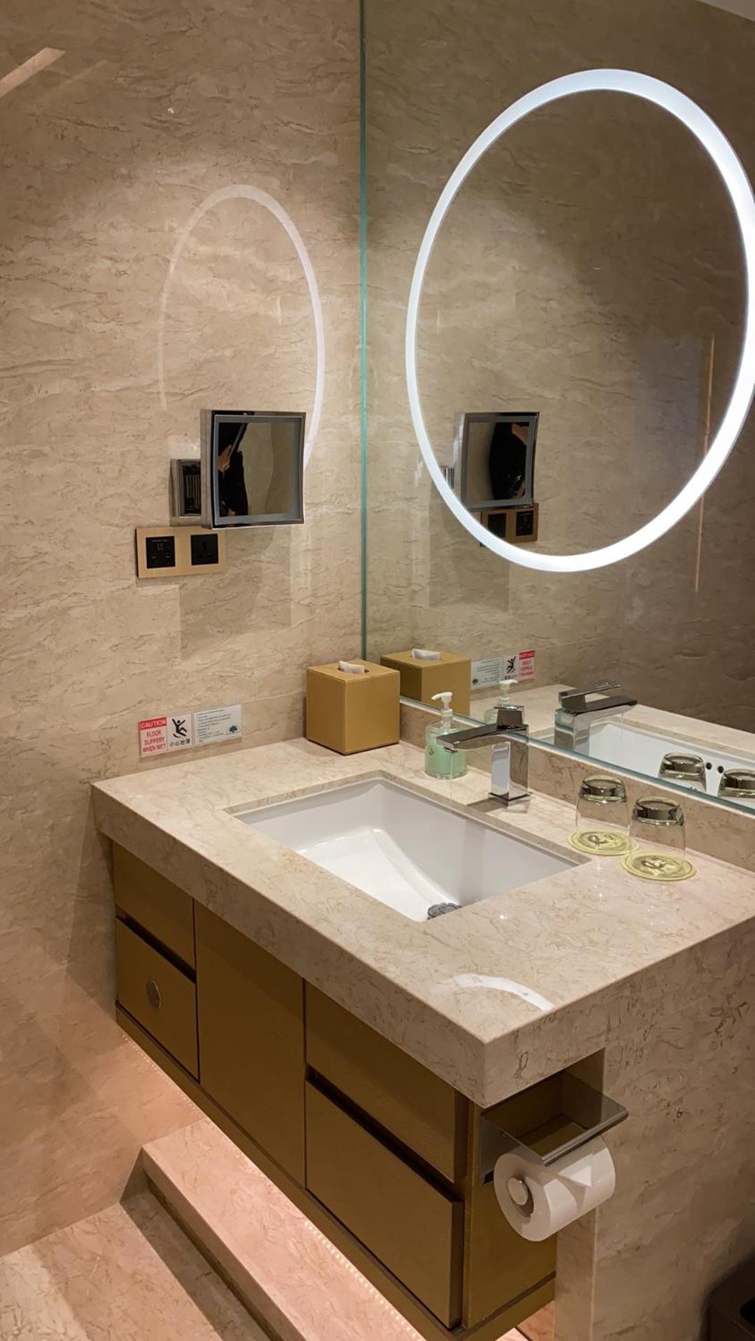 Suite - Photo 15