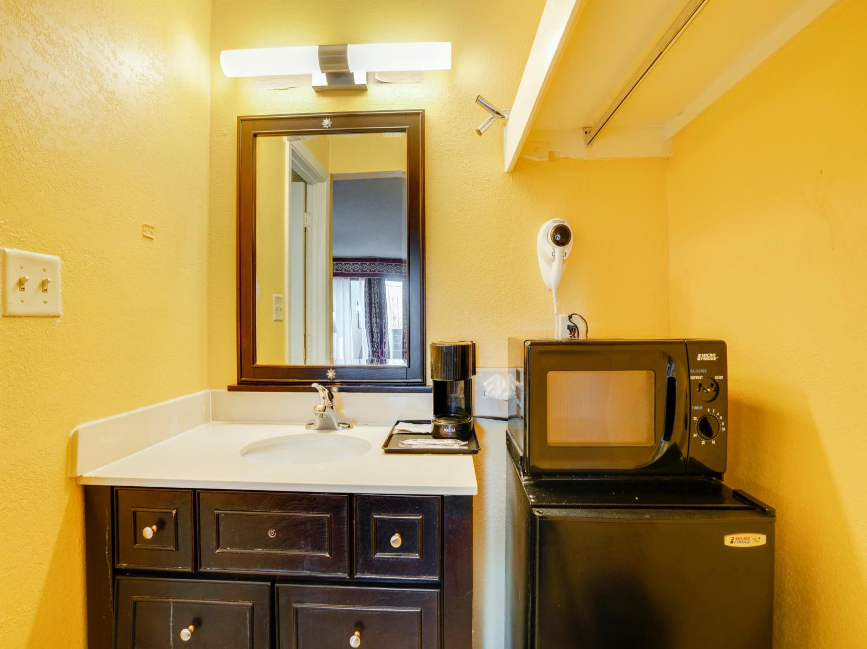2 Full Bed Accessible - Photo 4