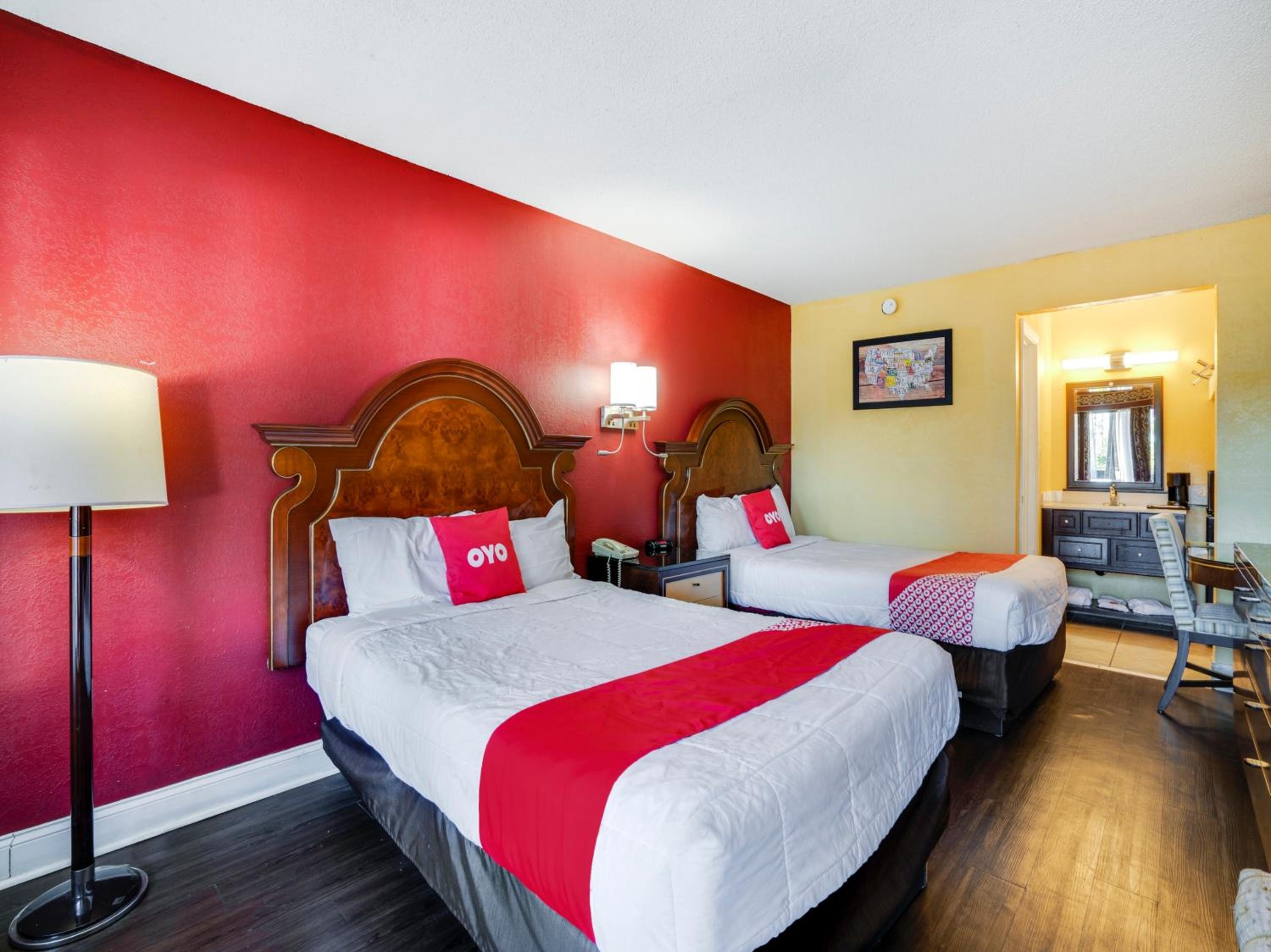 2 Full Bed Accessible - Photo 1
