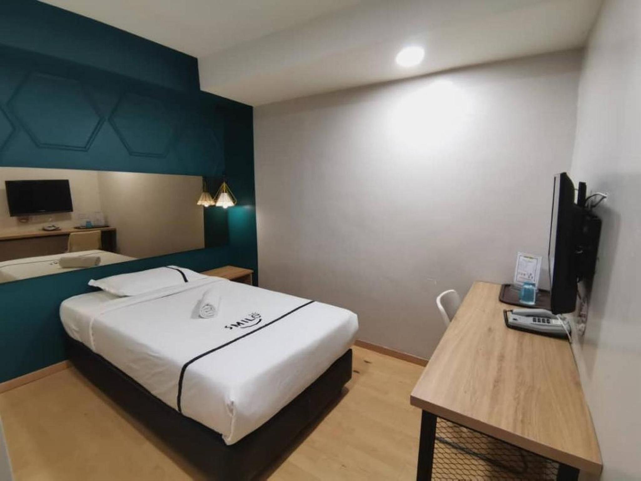 Single Room with Bathroom photo 1