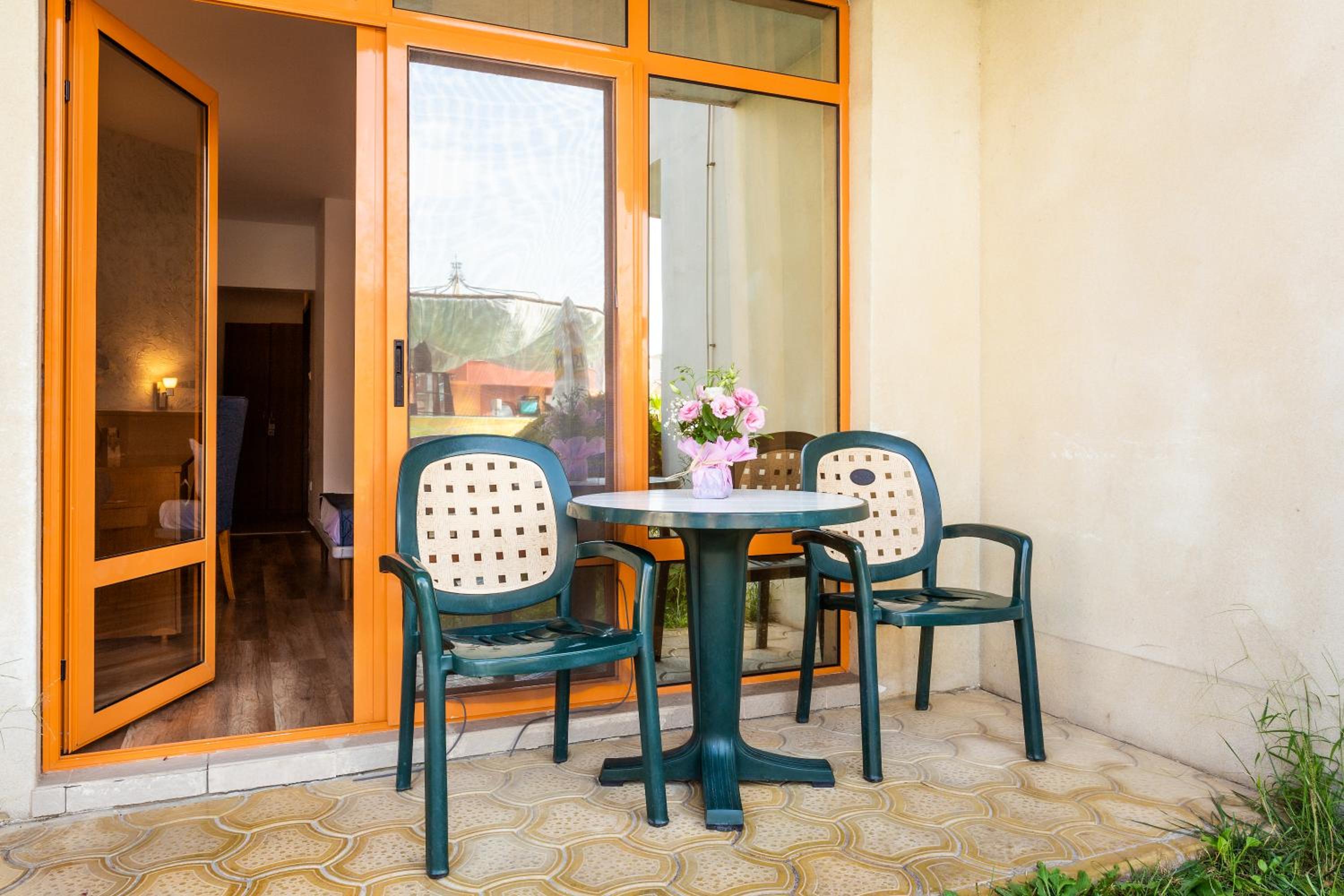 One-Bedroom Apartment with Balcony - AlI Inclusive  - Photo 12