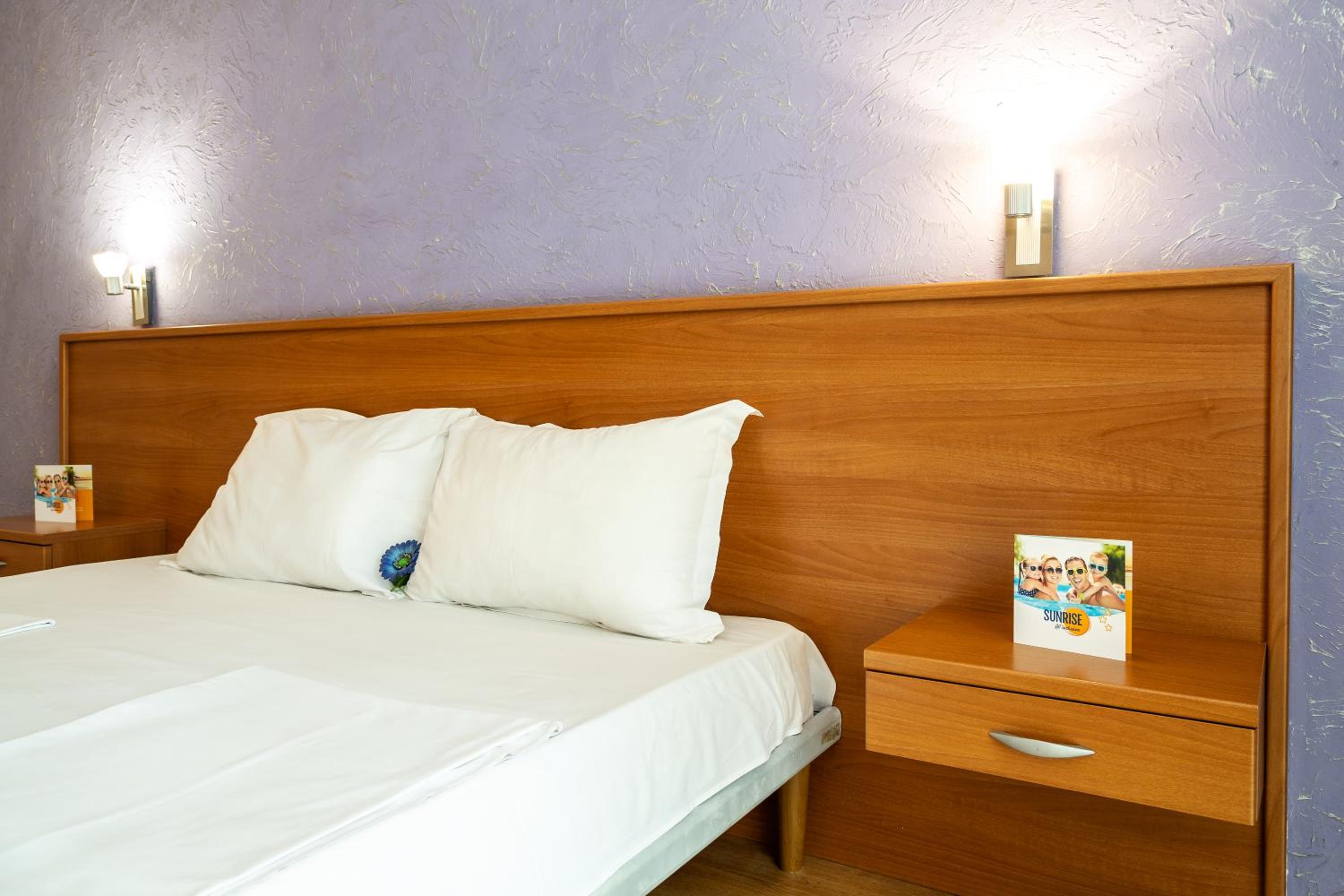 One-Bedroom Apartment with Balcony - AlI Inclusive  - Photo 6