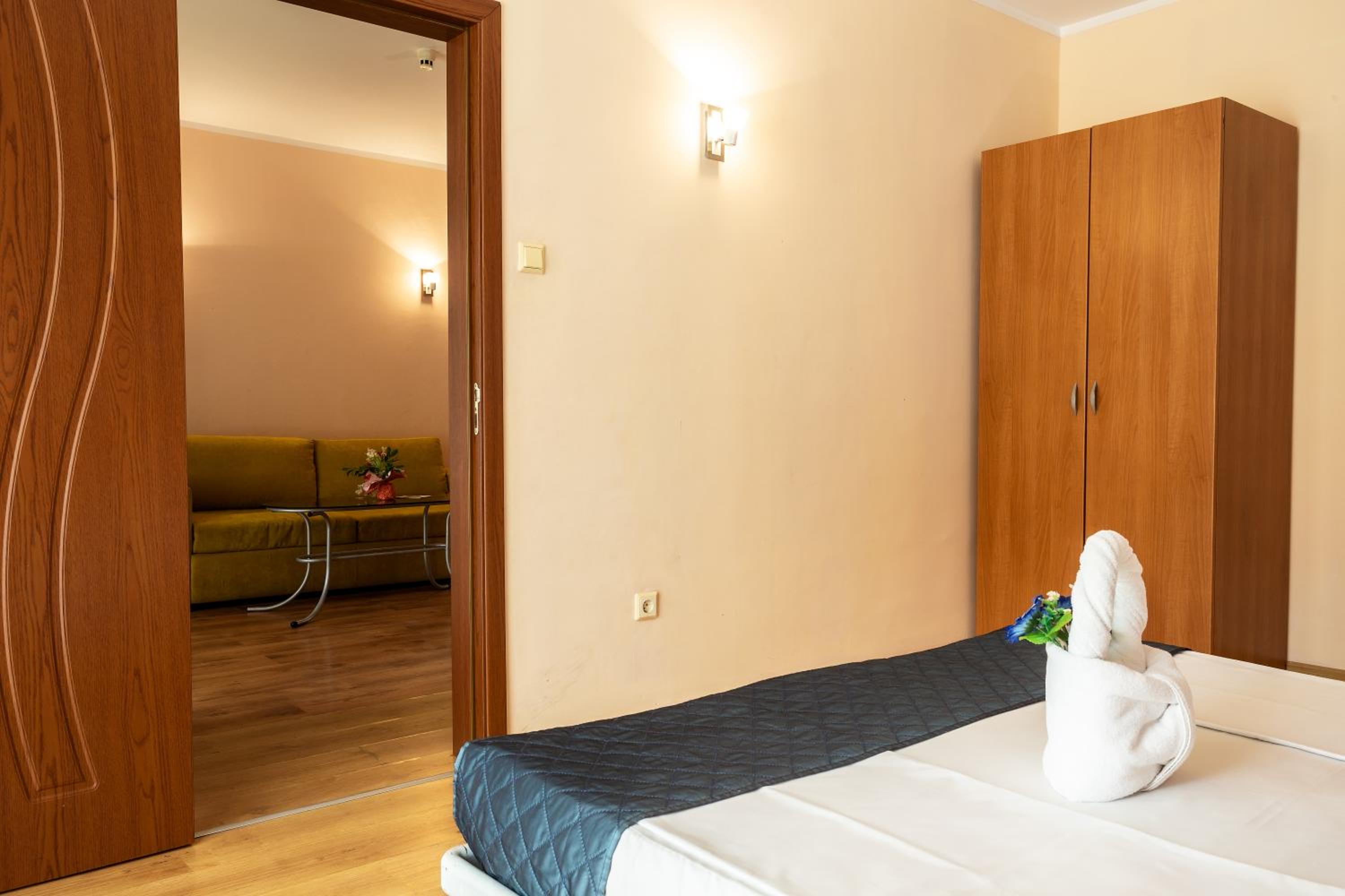 One-Bedroom Apartment with Balcony - AlI Inclusive  - Photo 7
