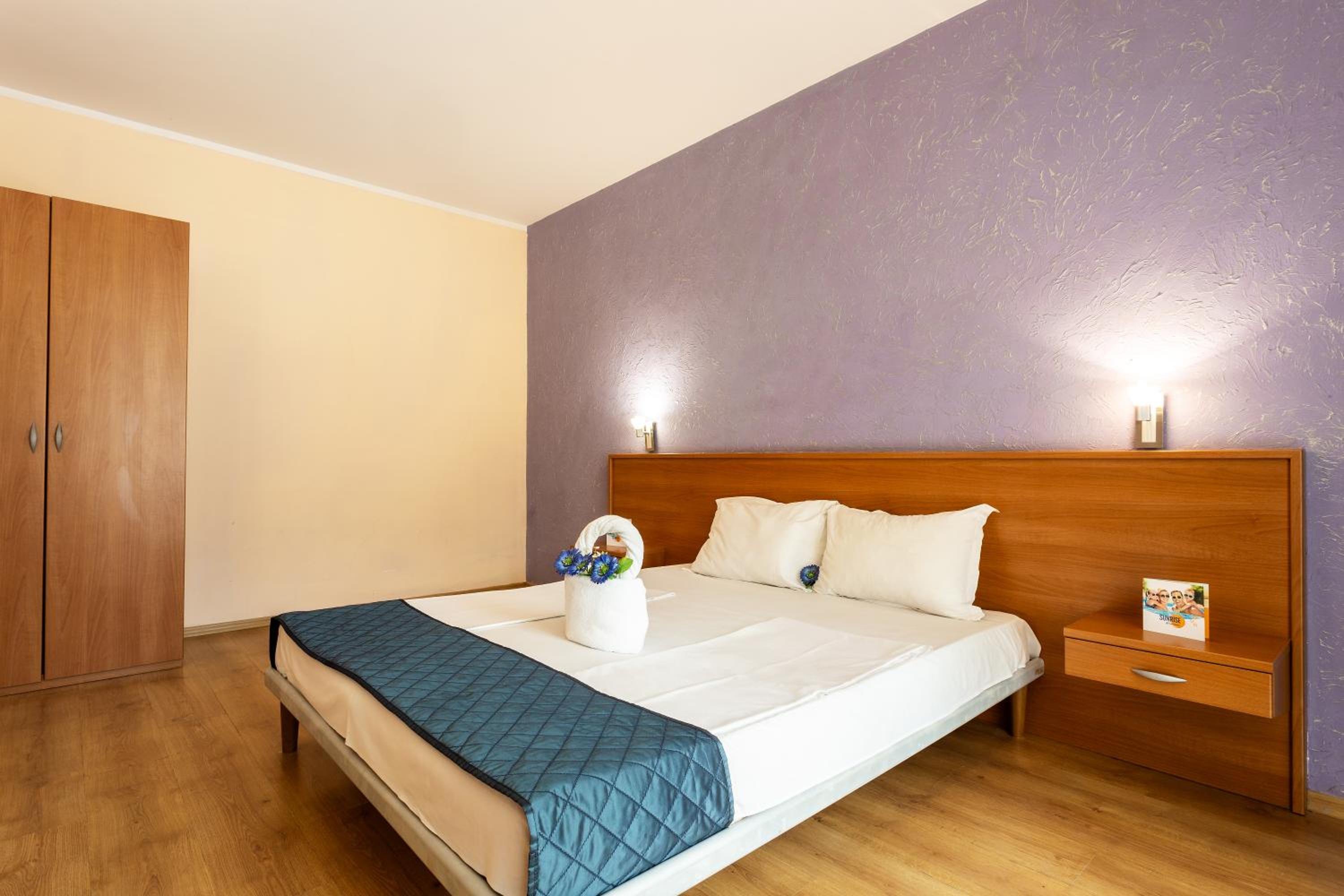 One-Bedroom Apartment with Balcony - AlI Inclusive