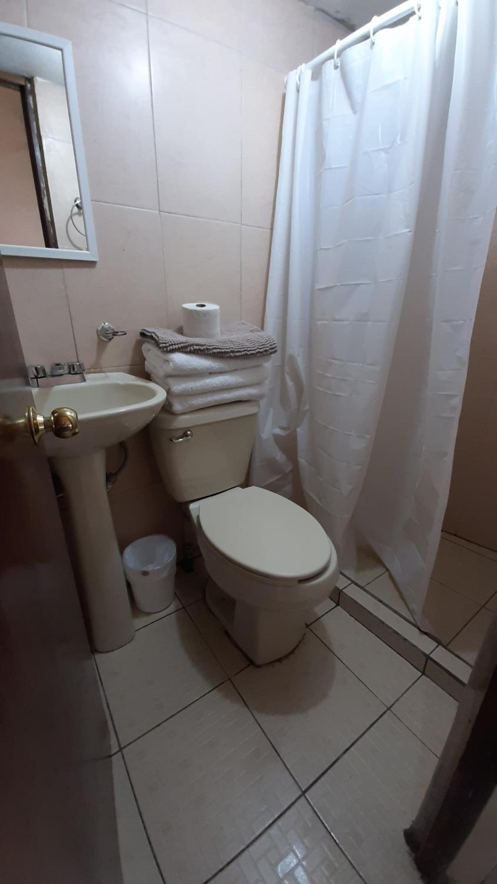Triple Room with Private Bathroom - Photo 8
