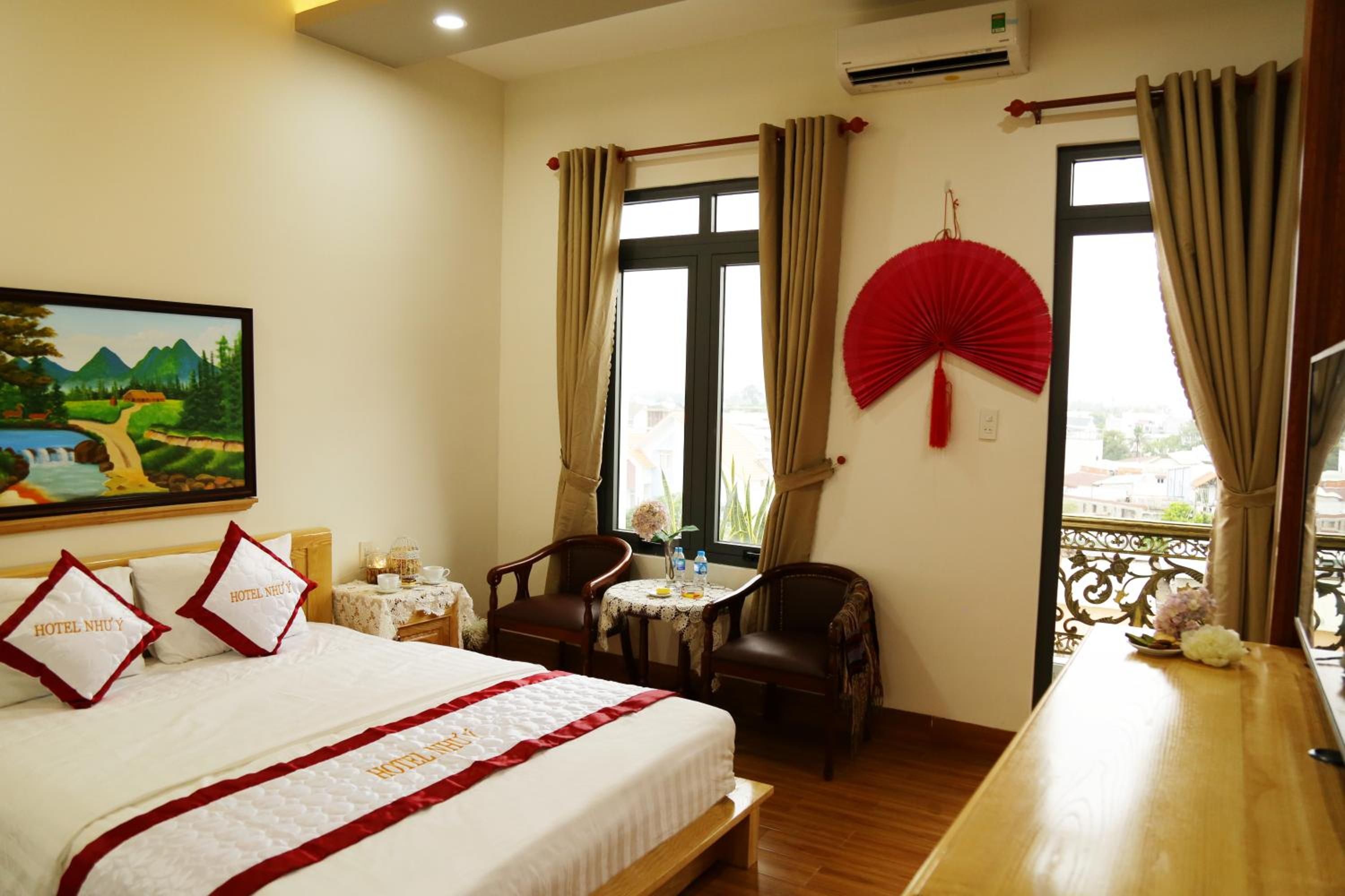 Deluxe Double Room with Balcony photo 1