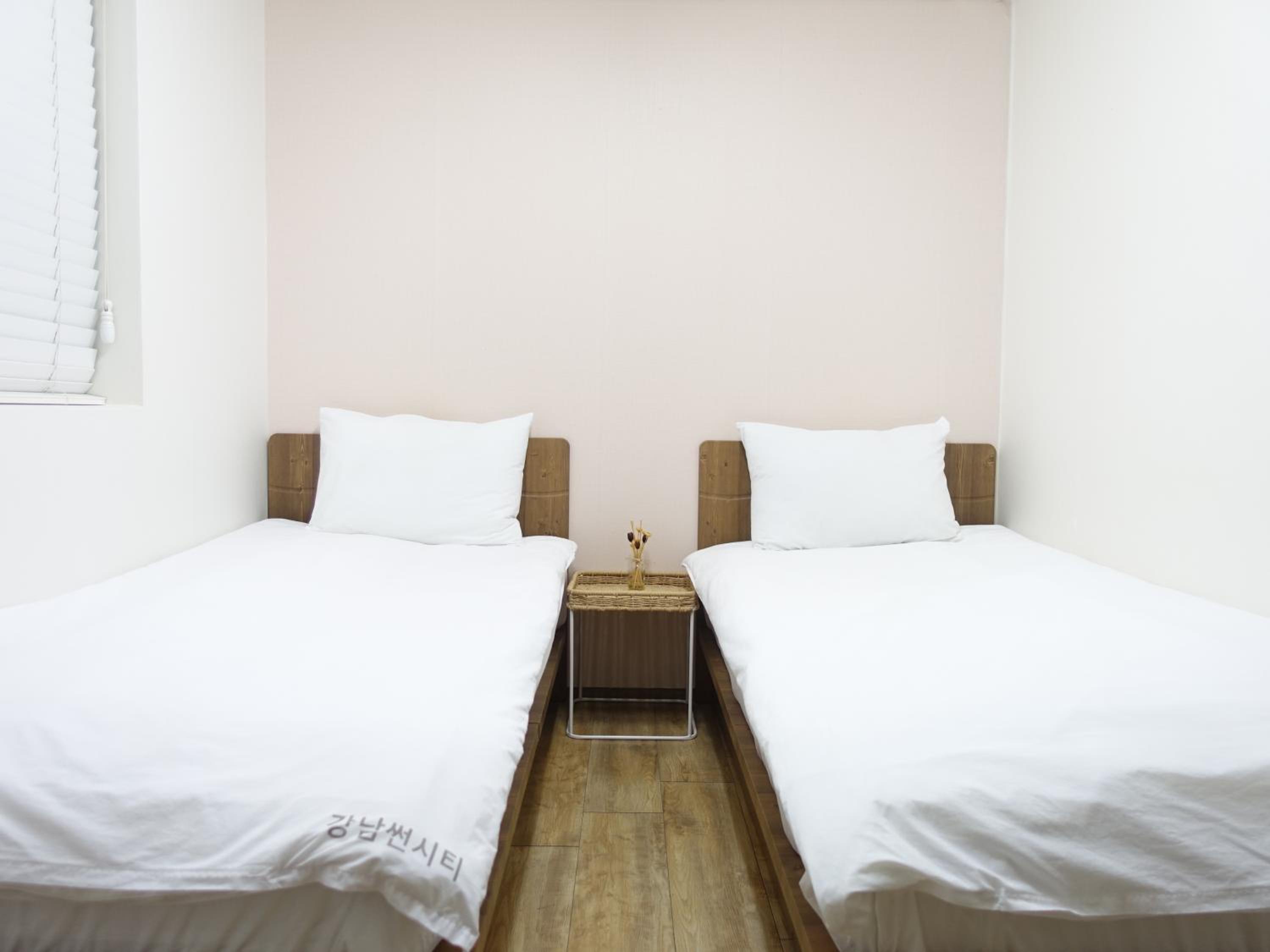 Twin Room - Photo 1