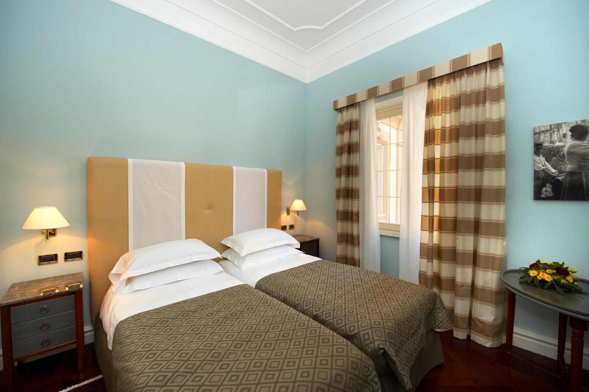 Economy Twin Room - Photo 3