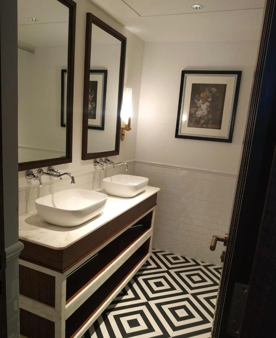 Superior Room Twin Bed - Photo 3