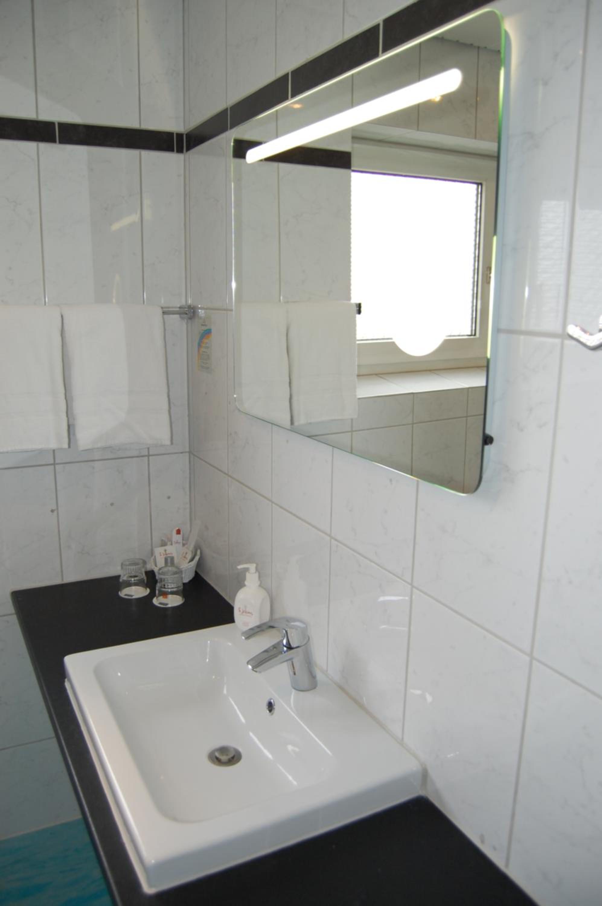Standard Double Room photo 3