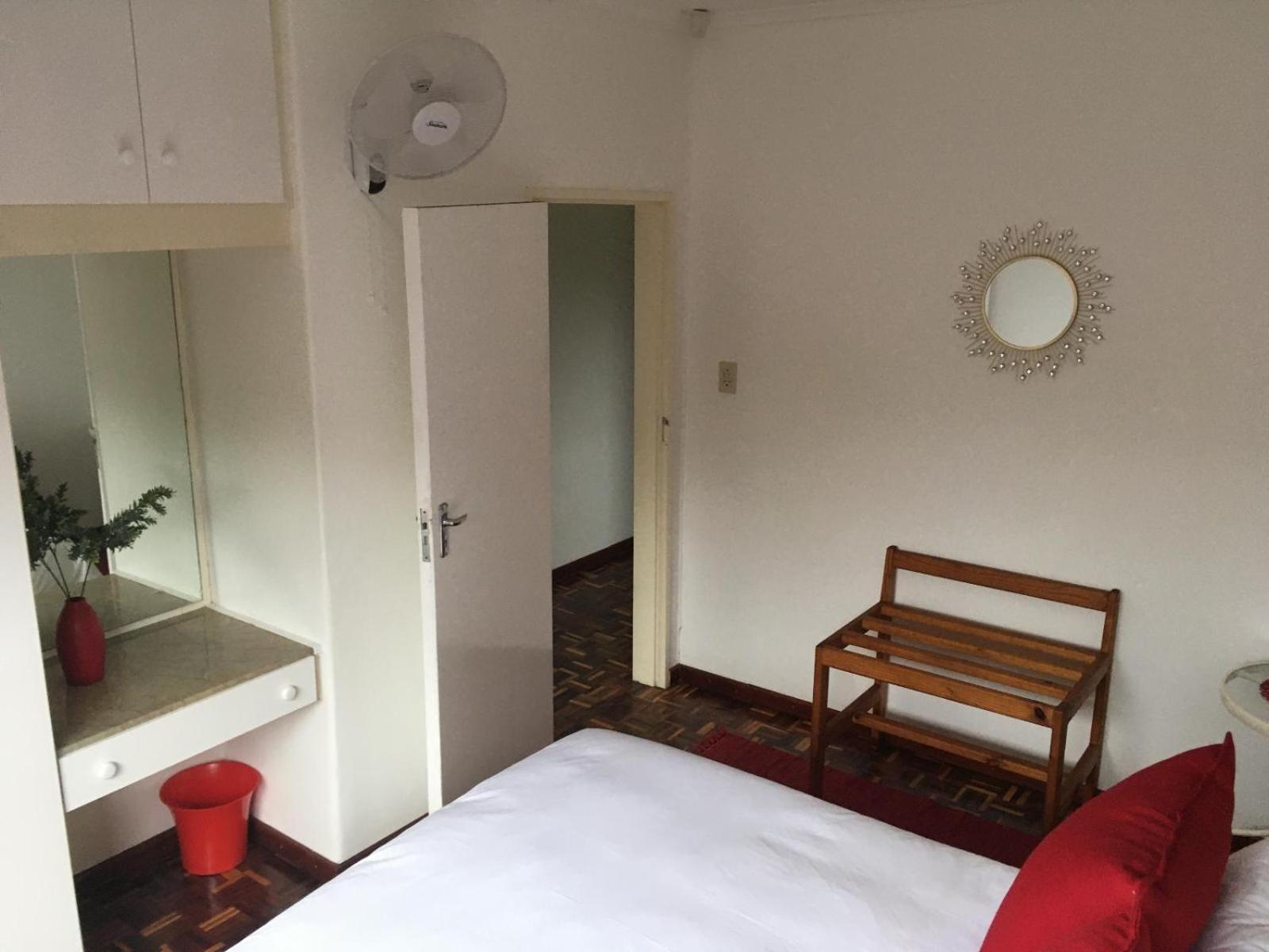Standard Double Room - Photo 3