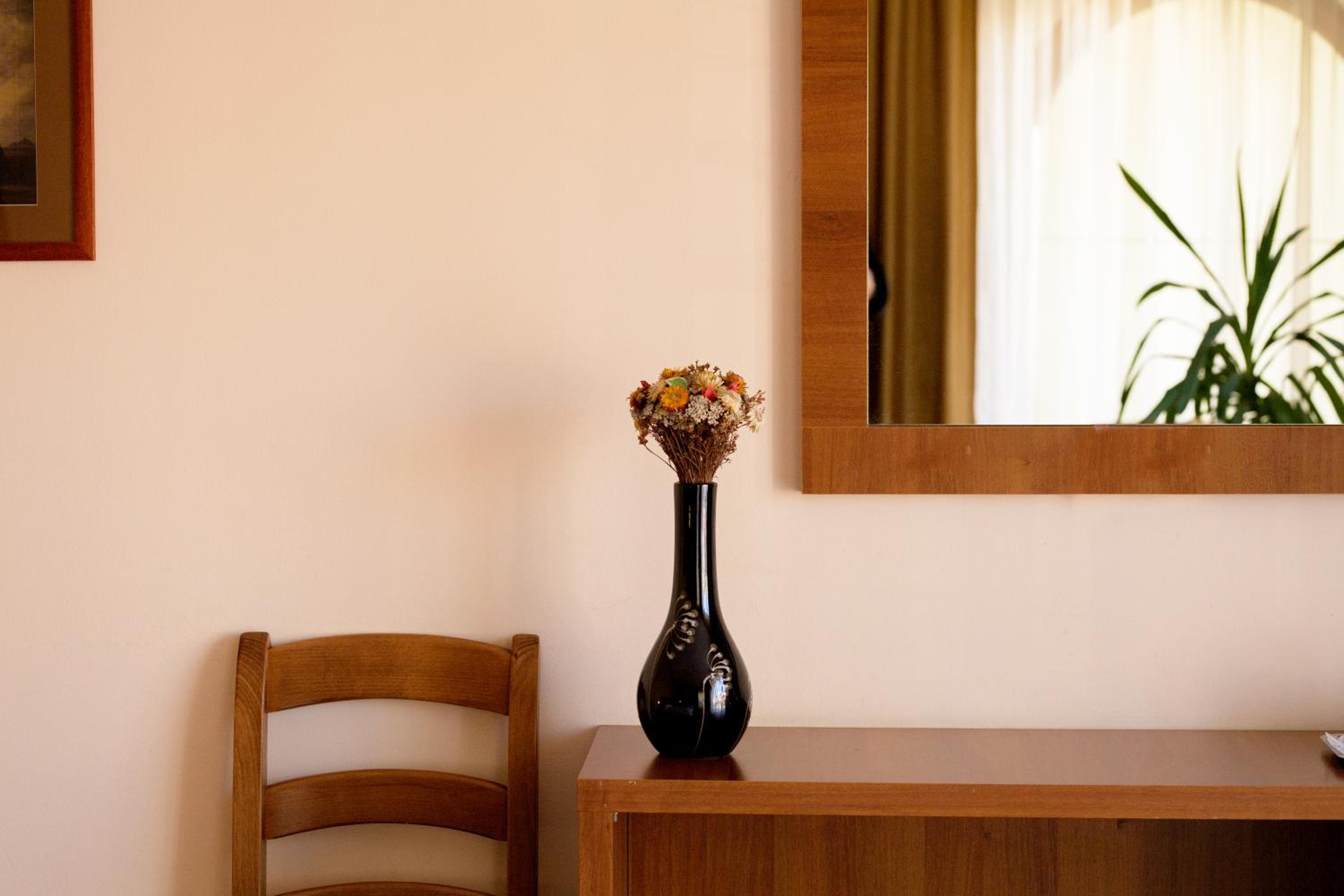 Double Room - Photo 5