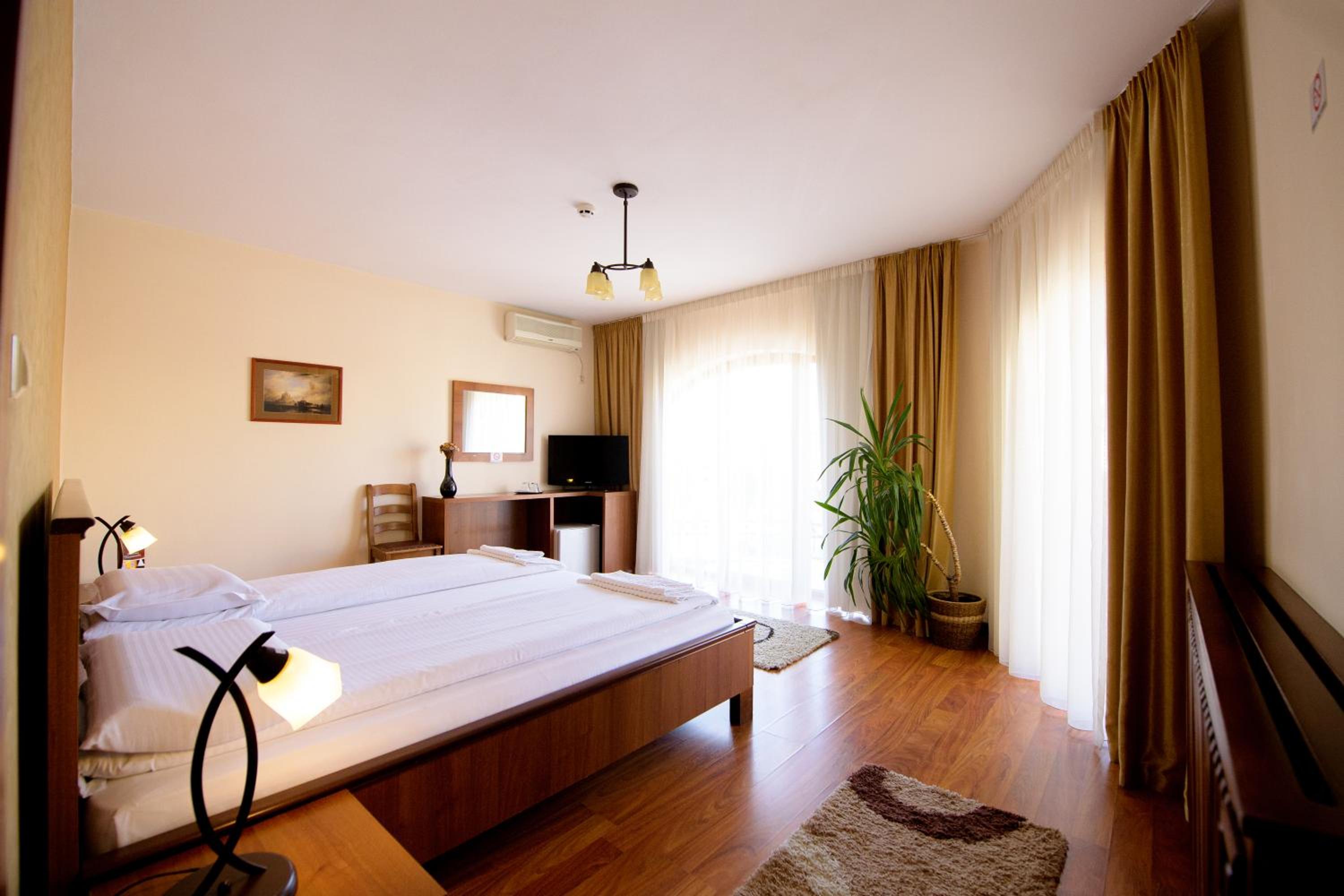 Double Room - Photo 1