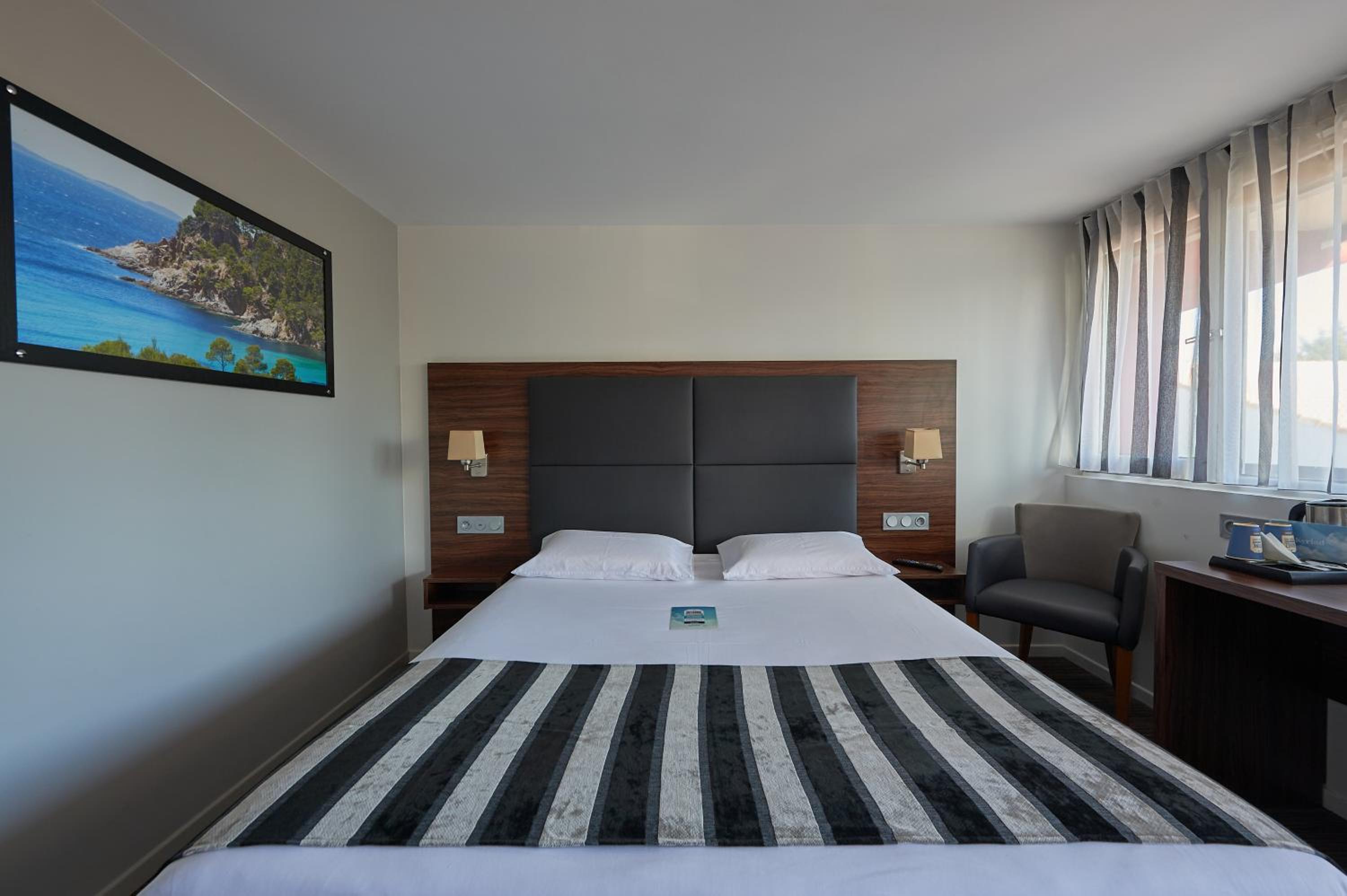 Standard Double Room - Photo 6