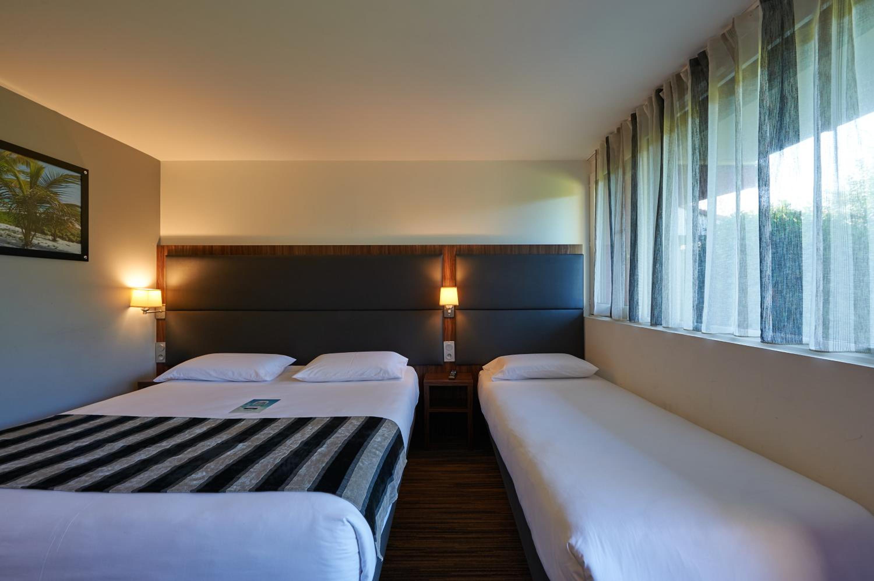 Standard Triple Room - Photo 2