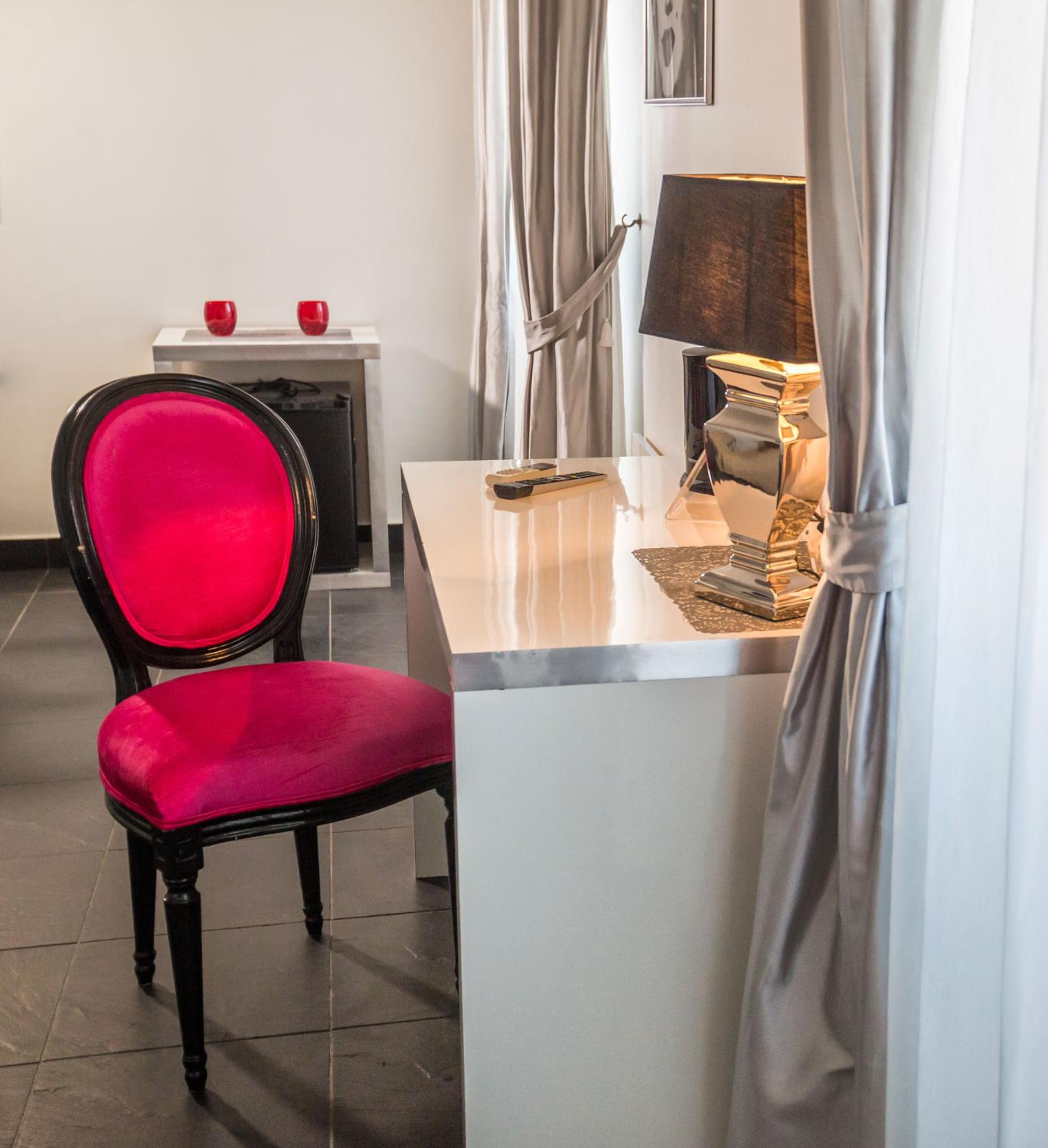 Suite - Photo 7