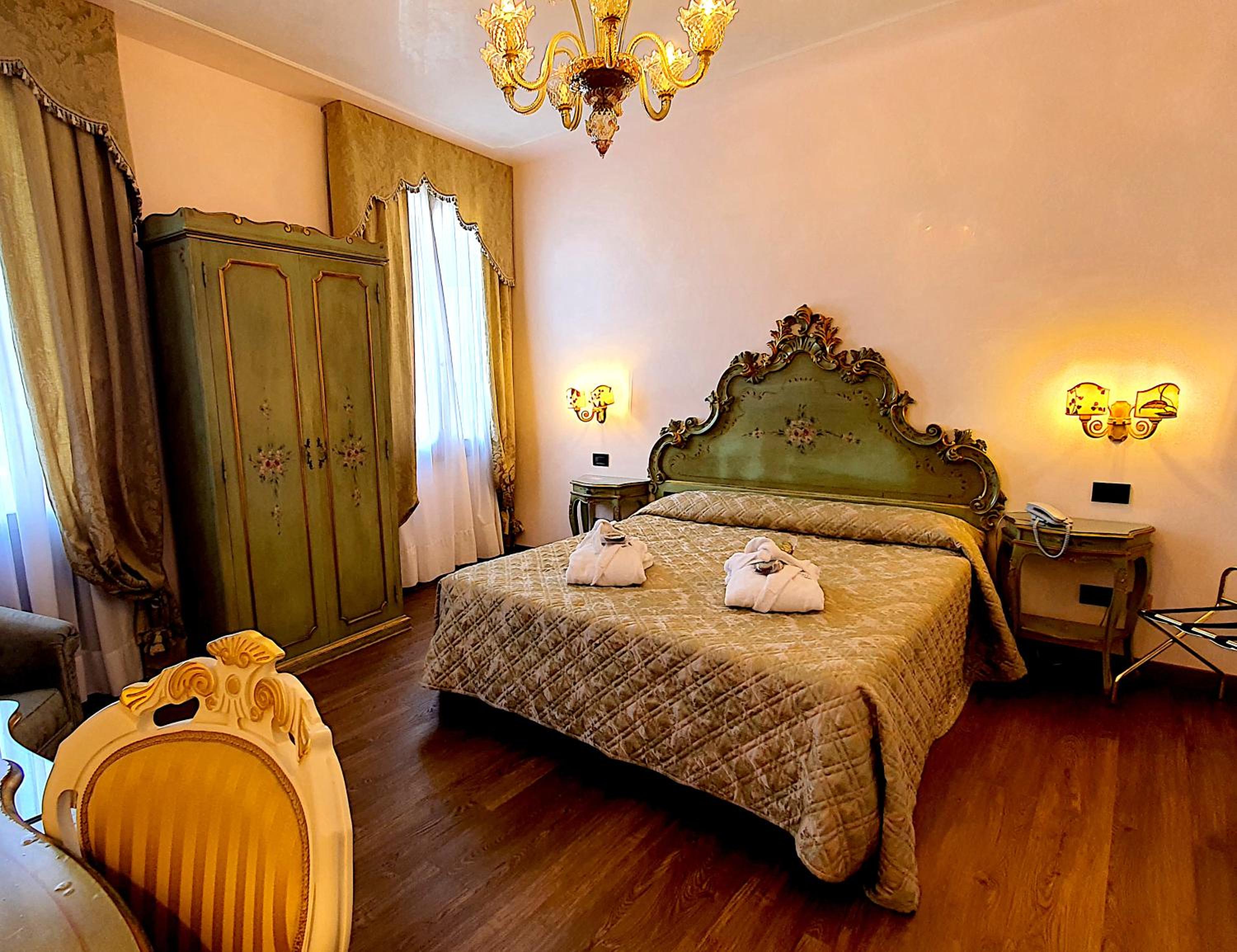 Superior Double or Twin Room - Photo 1