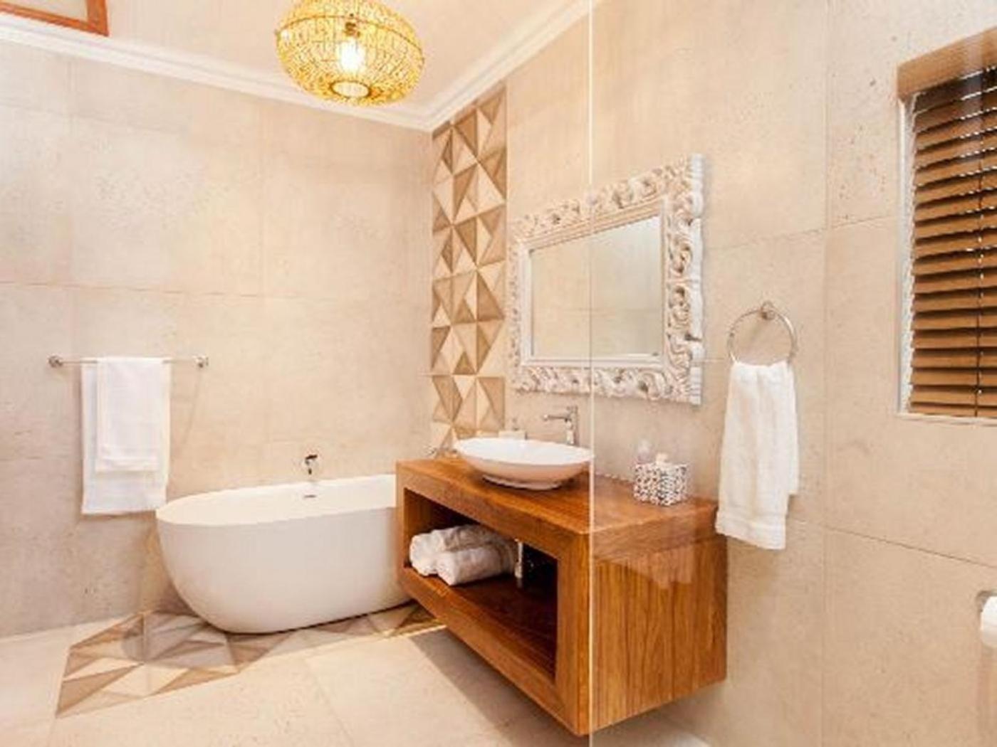 Luxury Family Room - Photo 2
