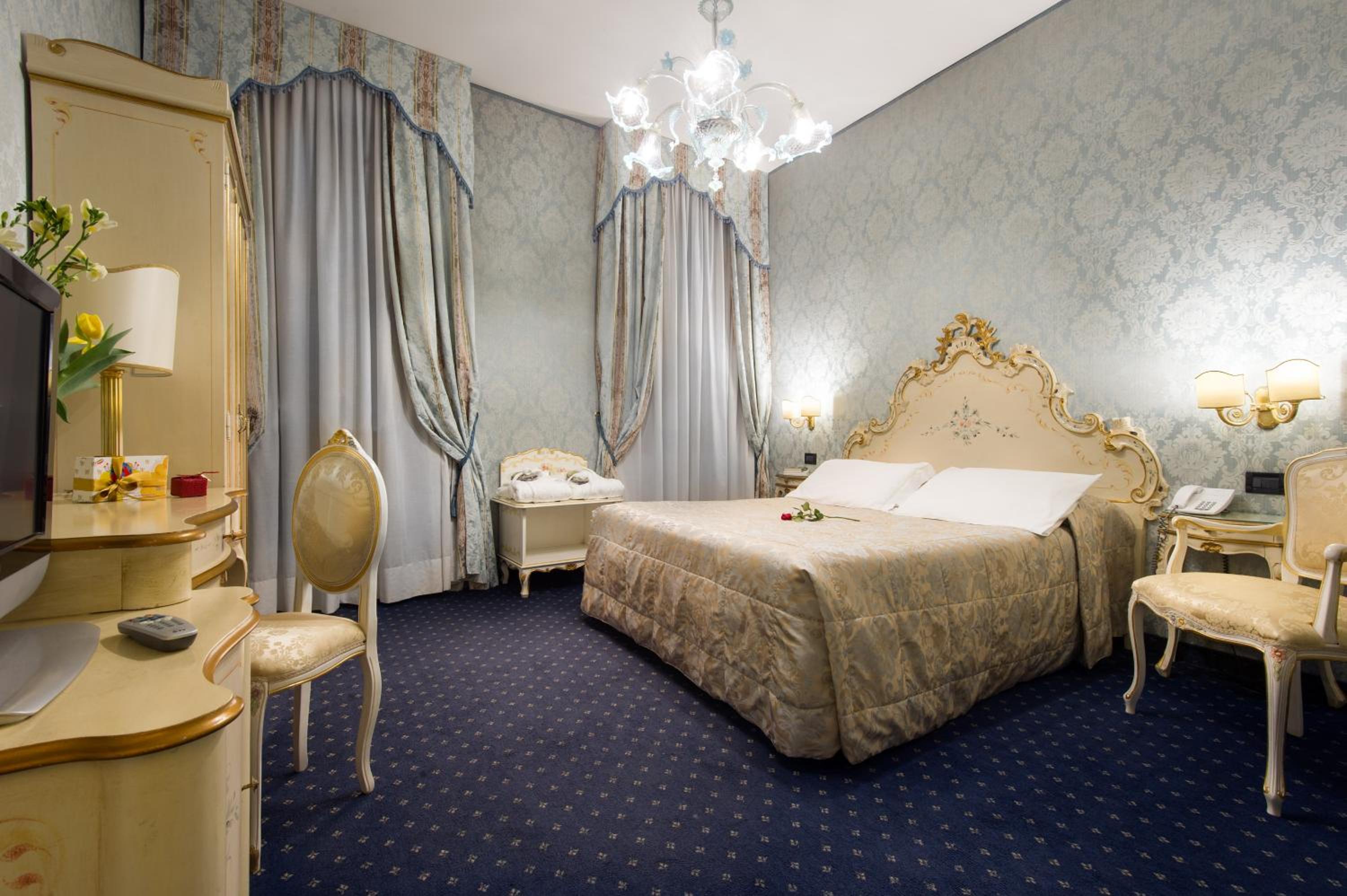 Superior Double Room with Grand Canal View
