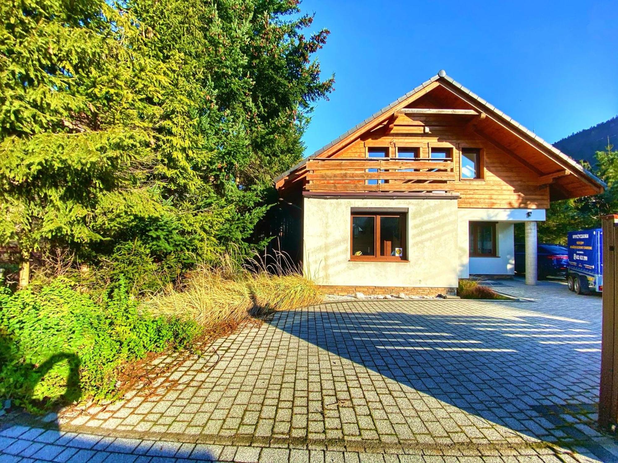 Villa photo 1