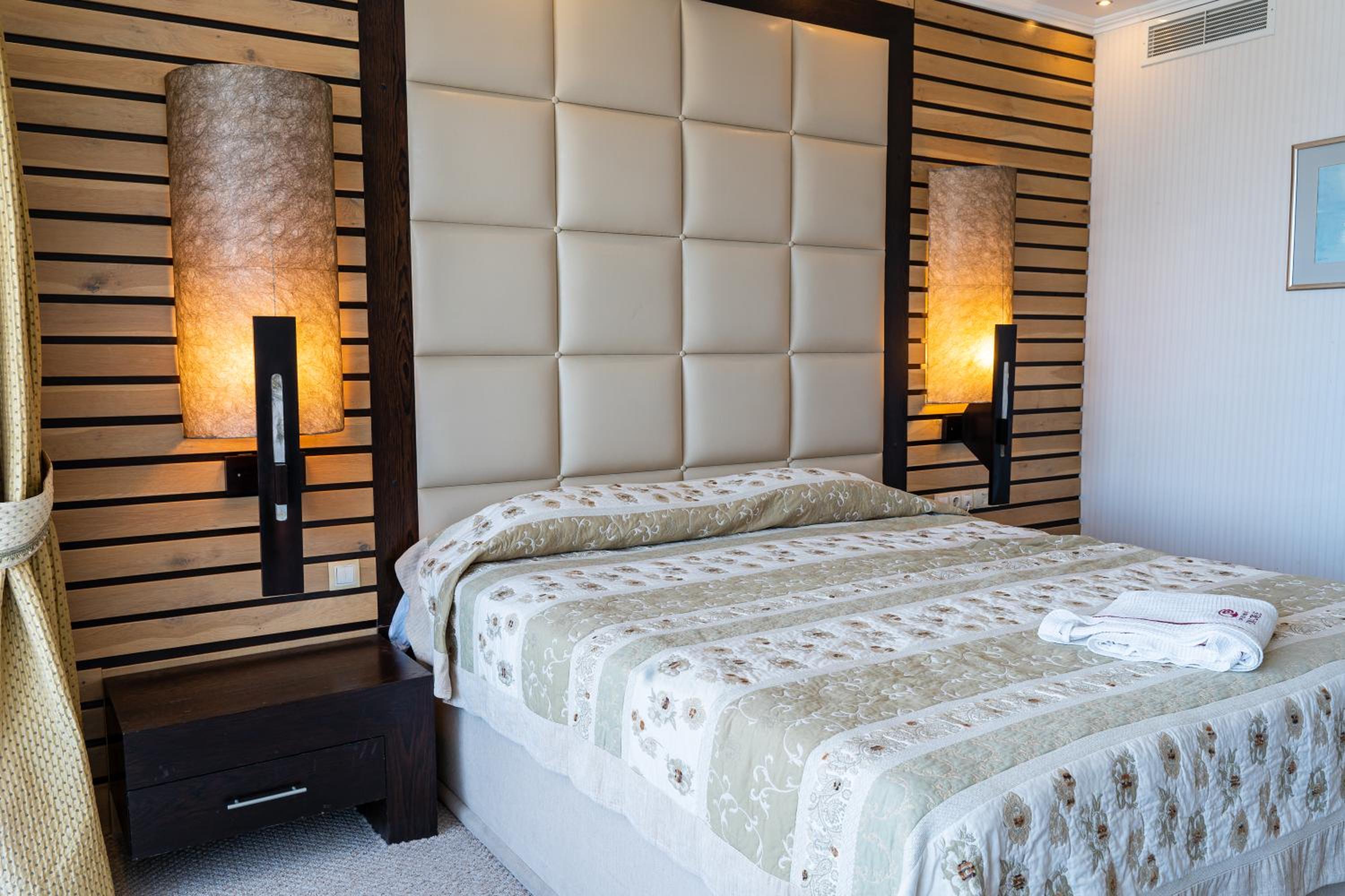 Double or Twin Room with Balcony and Sea View photo 1