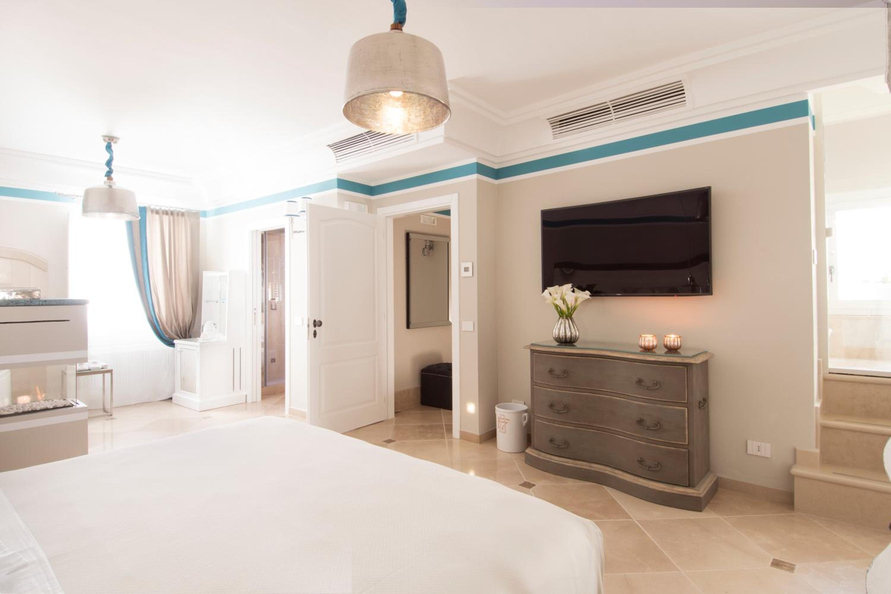 Superior King Suite - separate building