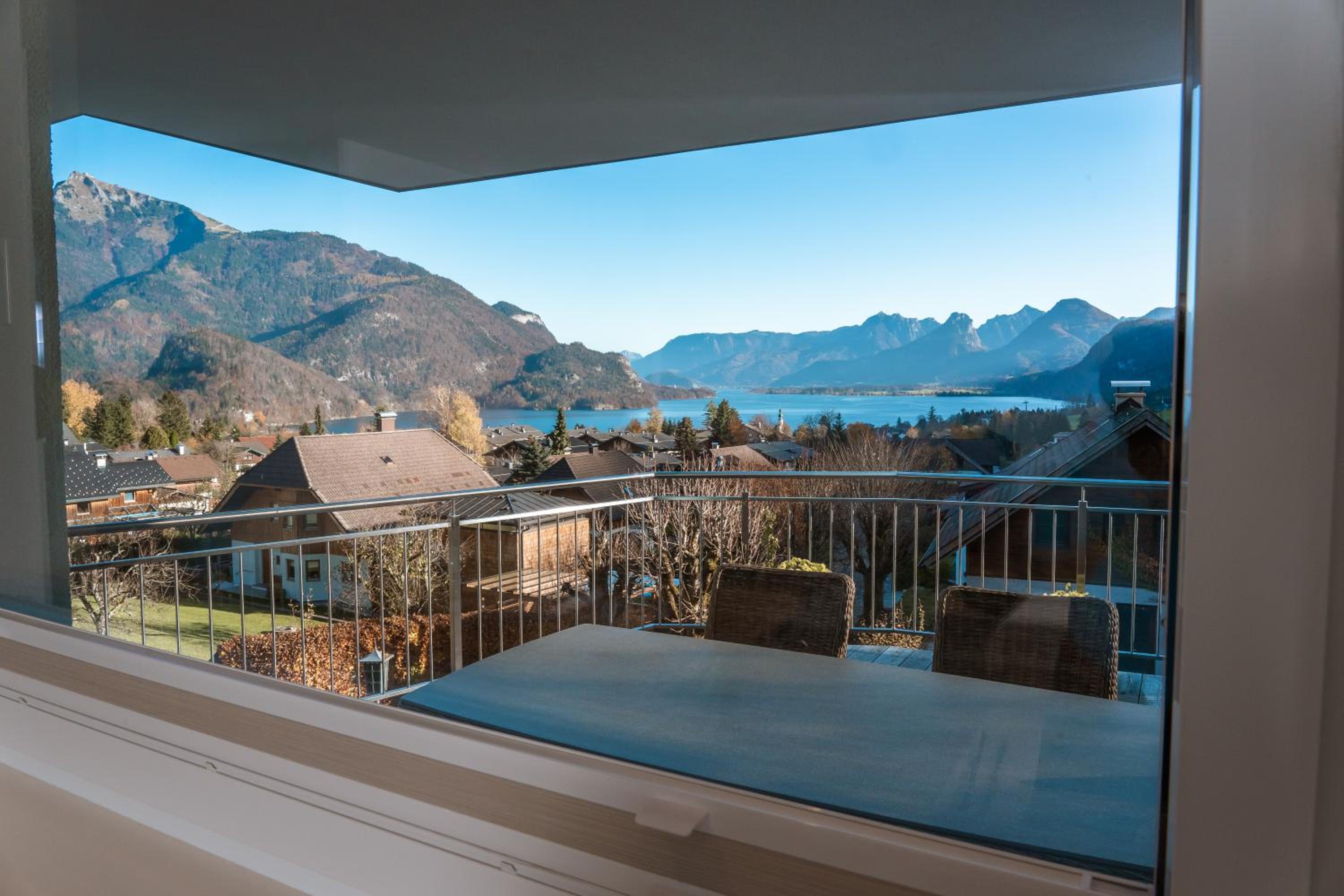 Apartment with Lake View - Photo 26