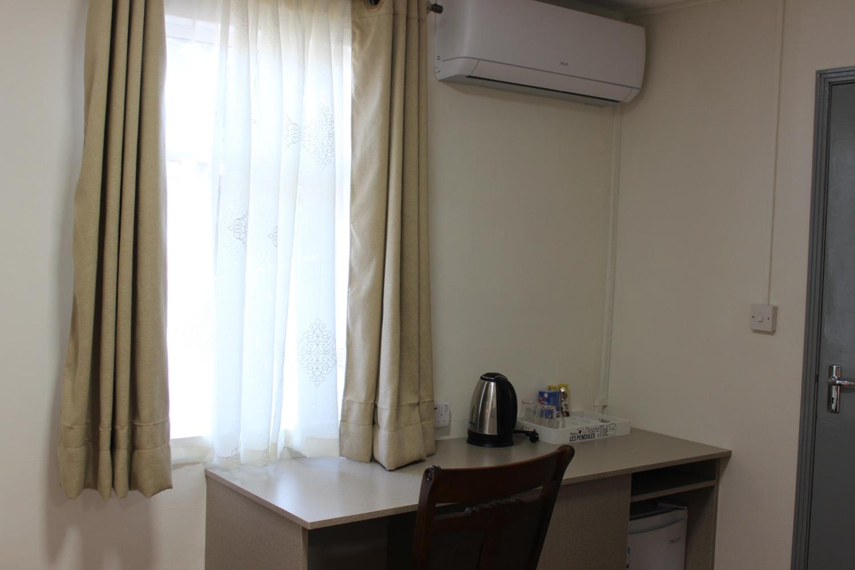 Standard Double Room - Photo 4