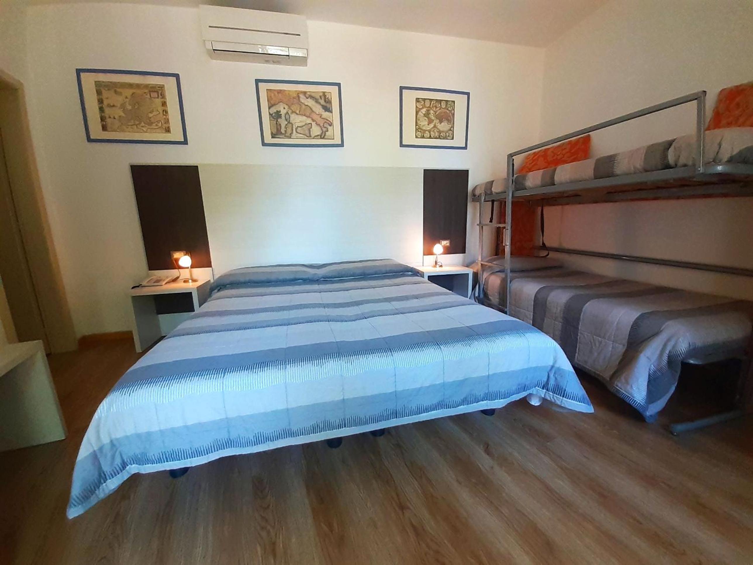 Classic Quadruple Room photo 2