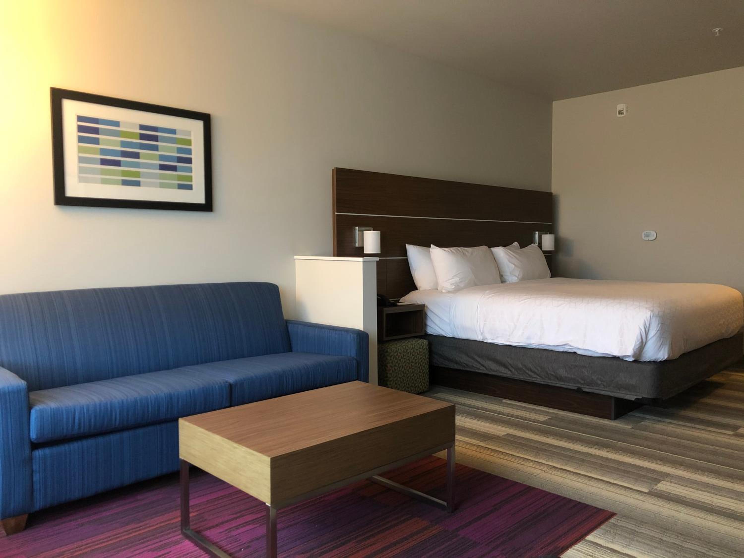 King Suite with Sofa Bed - Photo 2