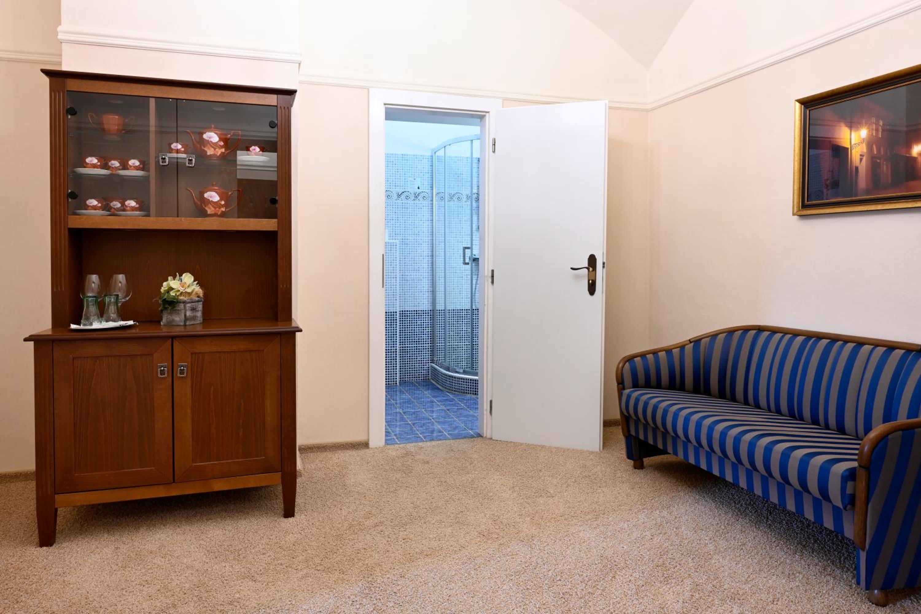 Business Suite photo 1