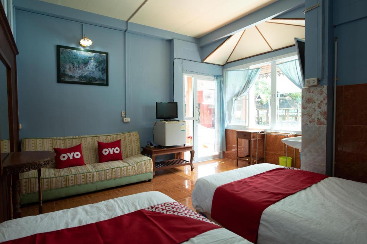 Twin Room with Pool View photo 2