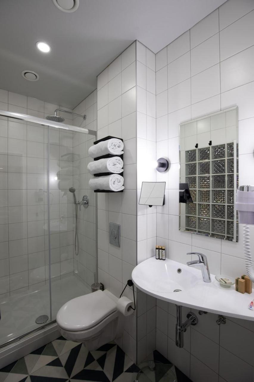 Double Room with Balcony photo 2