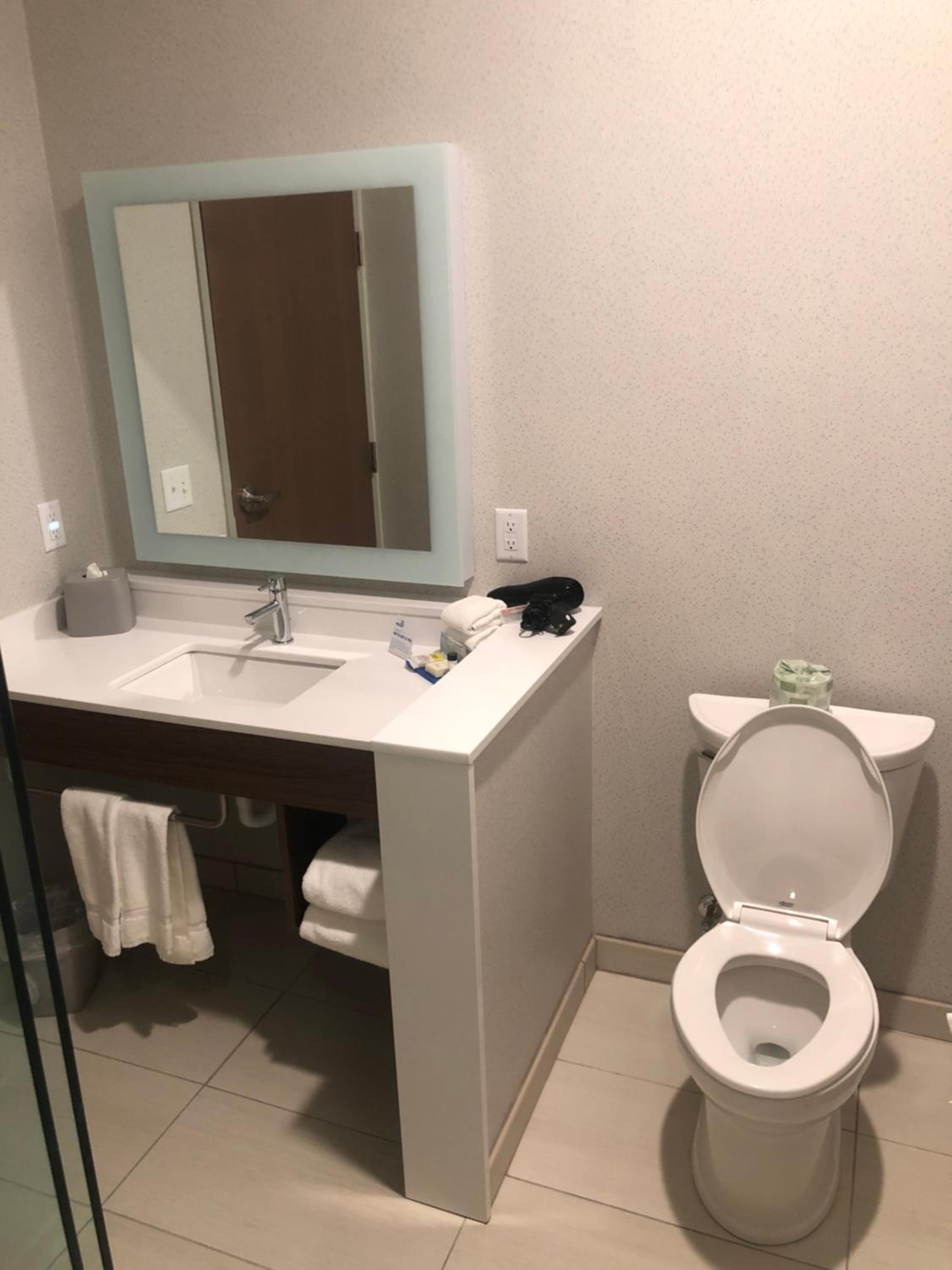 Standard King Room - Photo 3