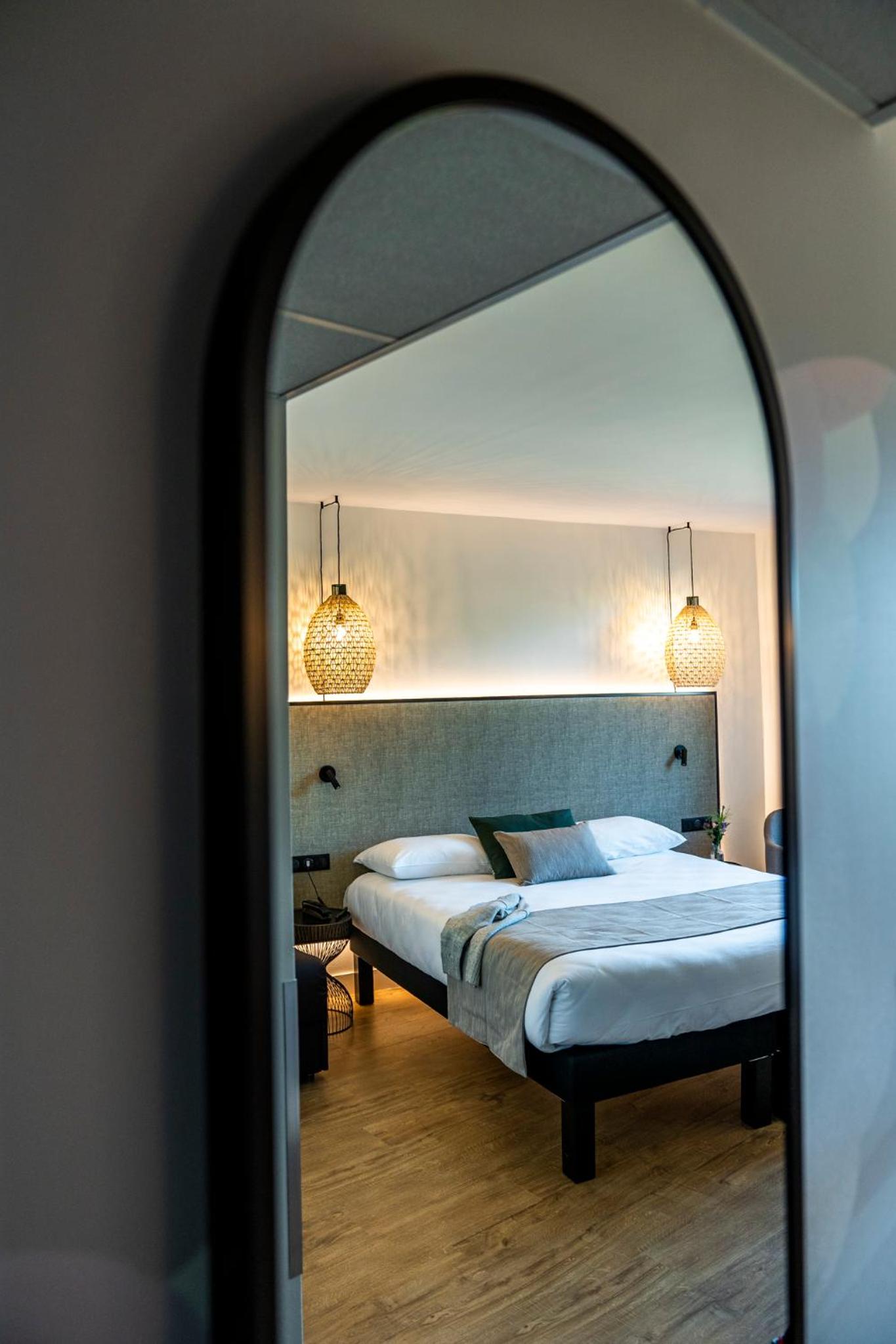 Premium Double Room with sofa bed - Photo 4