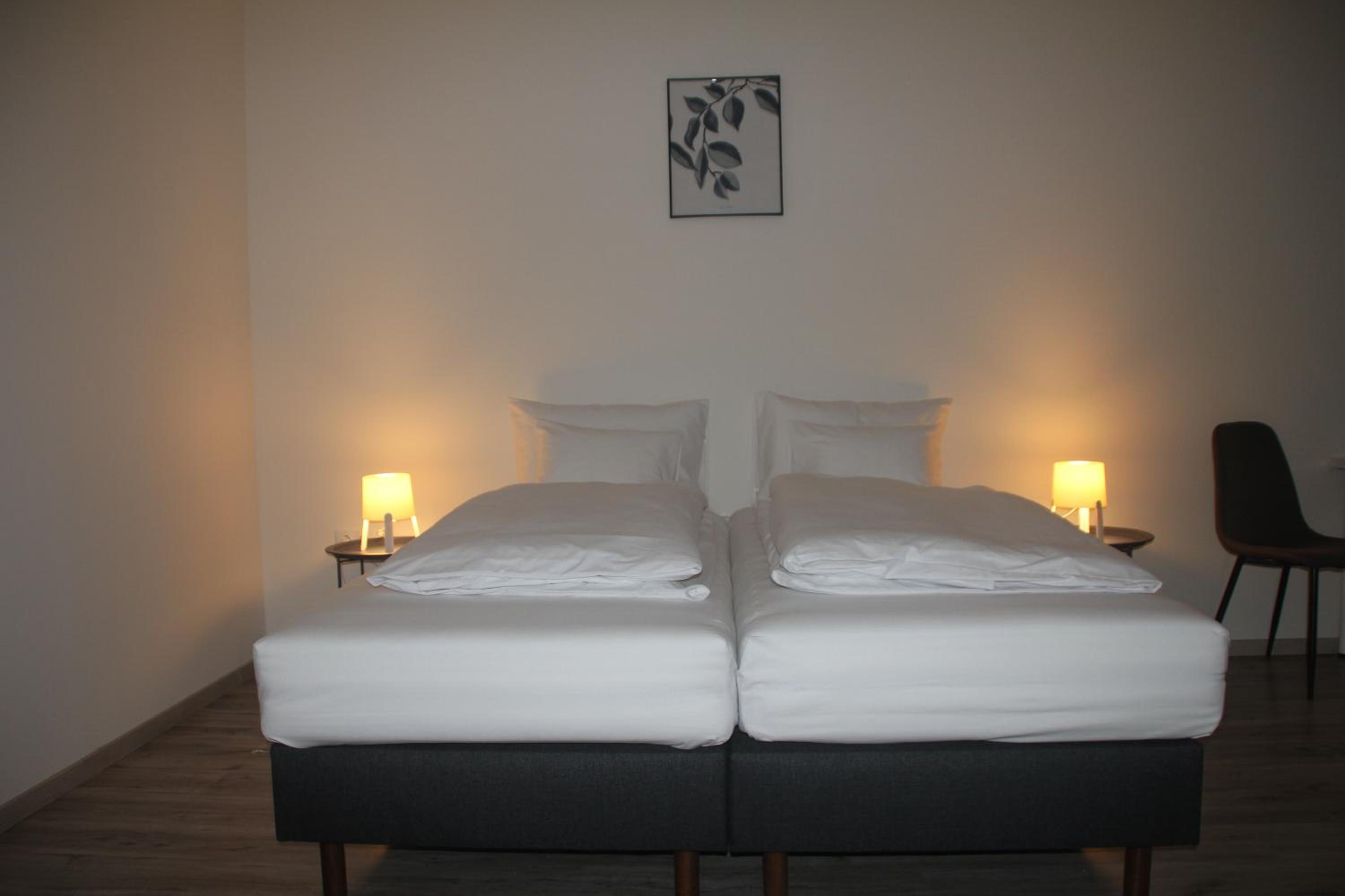 Standard Double or Twin Room - Photo 10