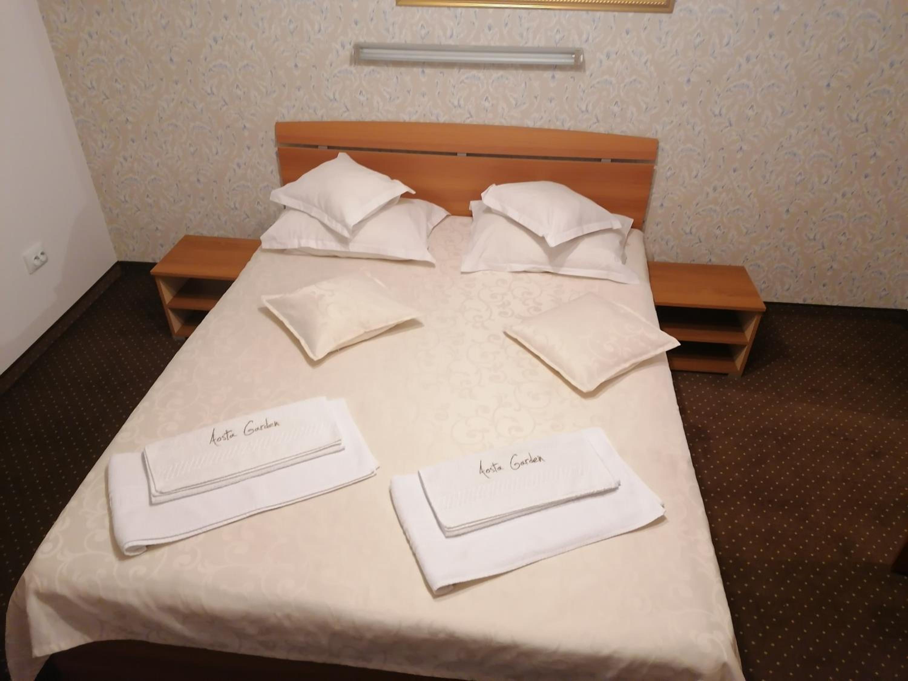Double Room - Photo 6