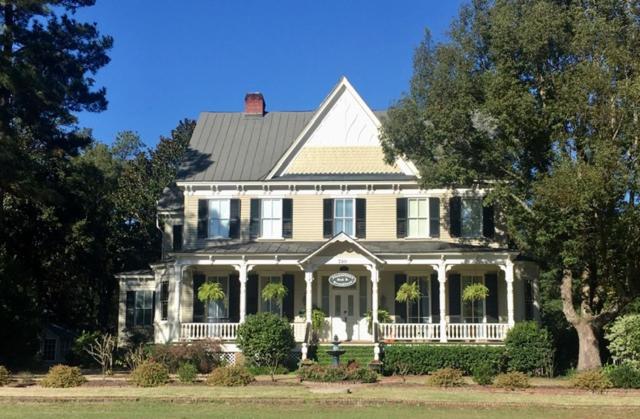 Six-Bedroom House photo 1