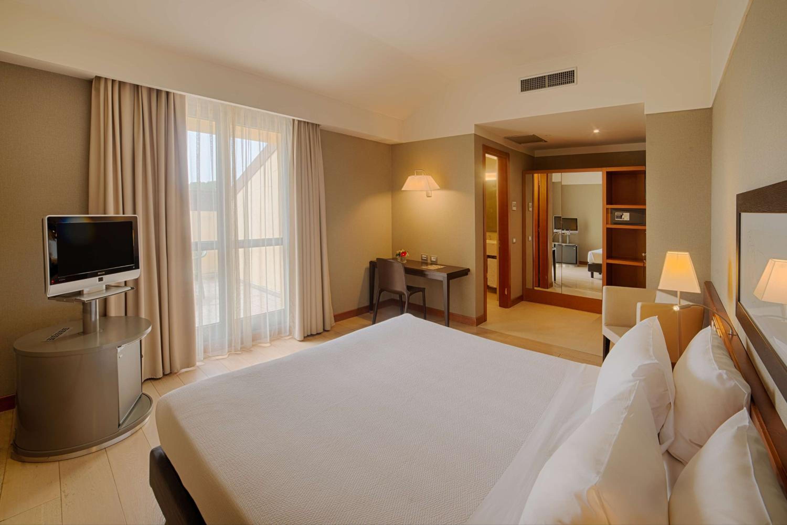 Standard Double or Twin Room - Photo 4