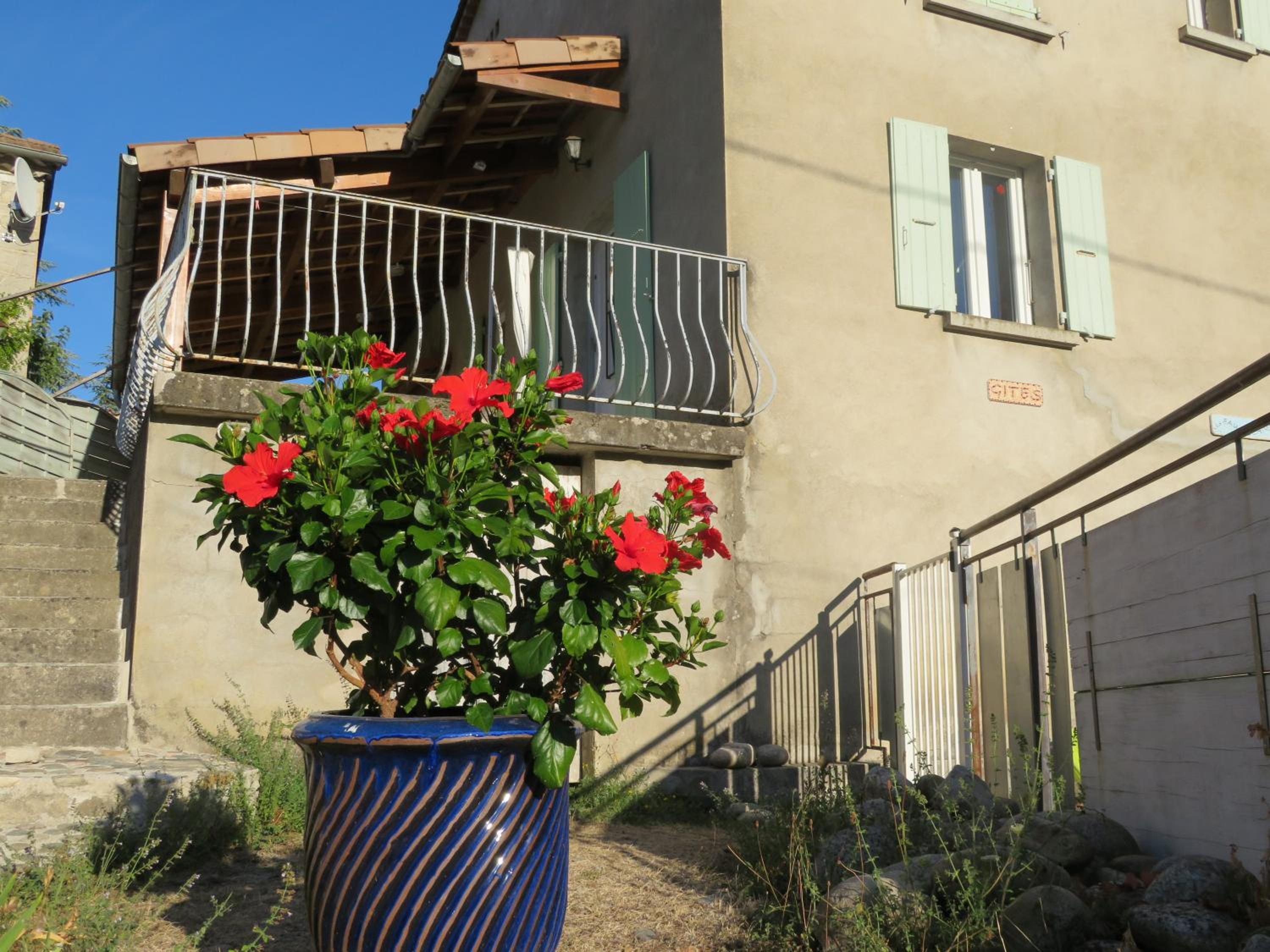 Two-Bedroom House photo 3