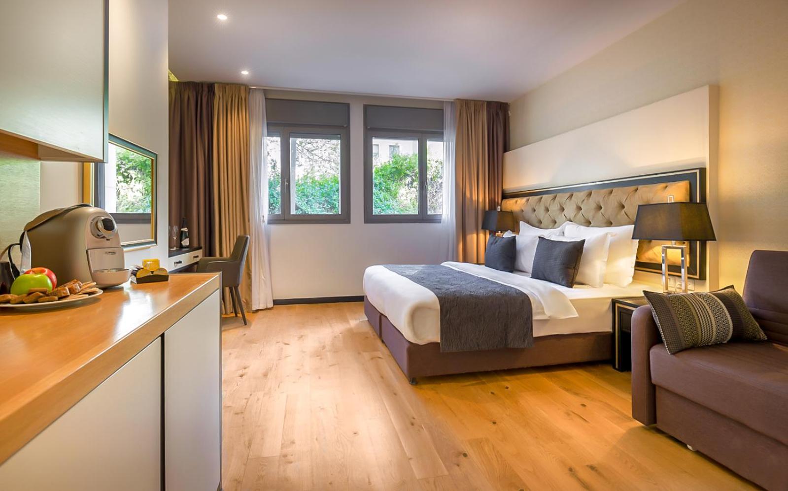 Classic Double or Twin Room - Photo 14